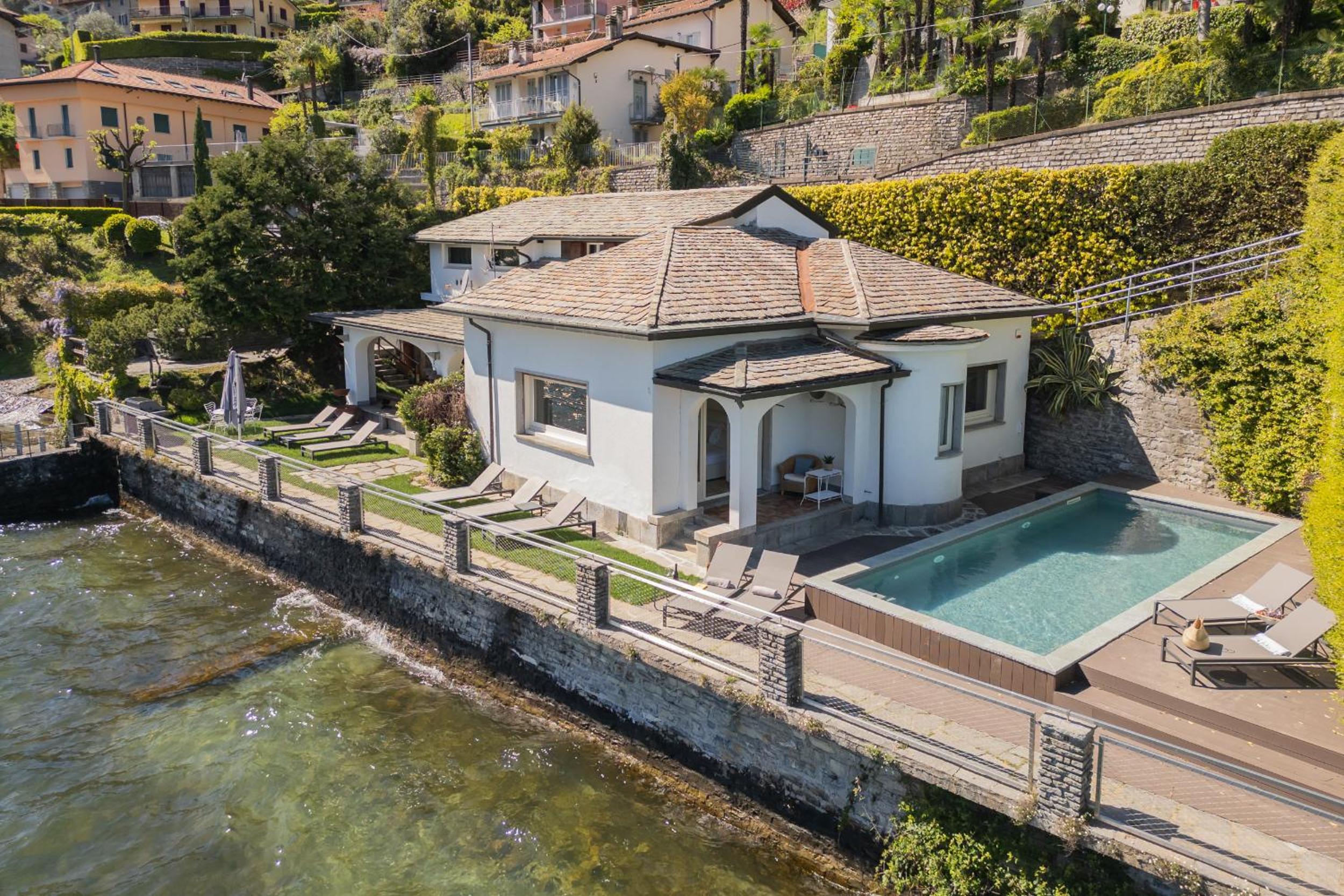 Villa Bianca - Front Lake Pool