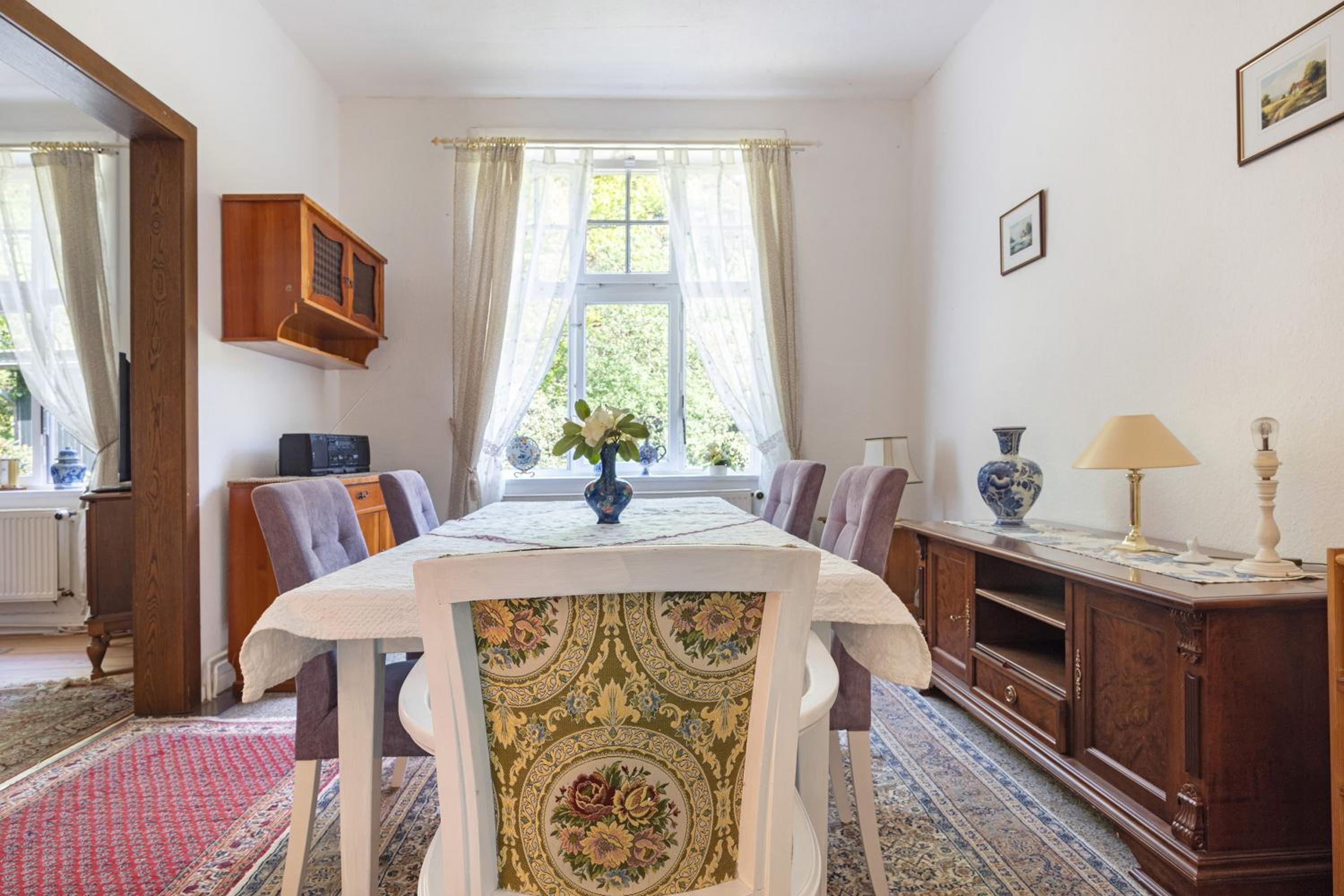 Grosszügiges Ferienhaus mit Wald