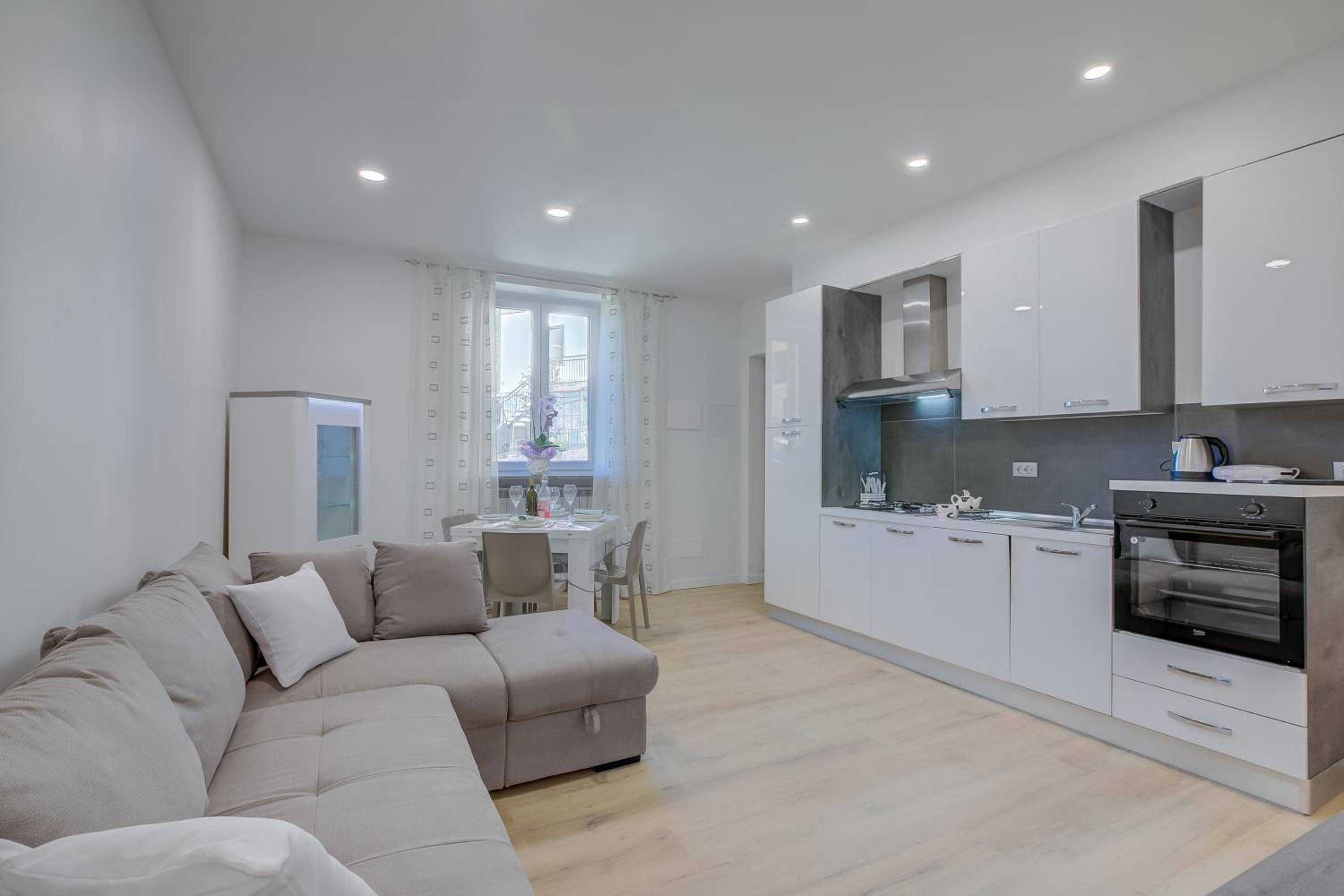 Patty New Apartment in Laveno Center - Happy Rentals view 4