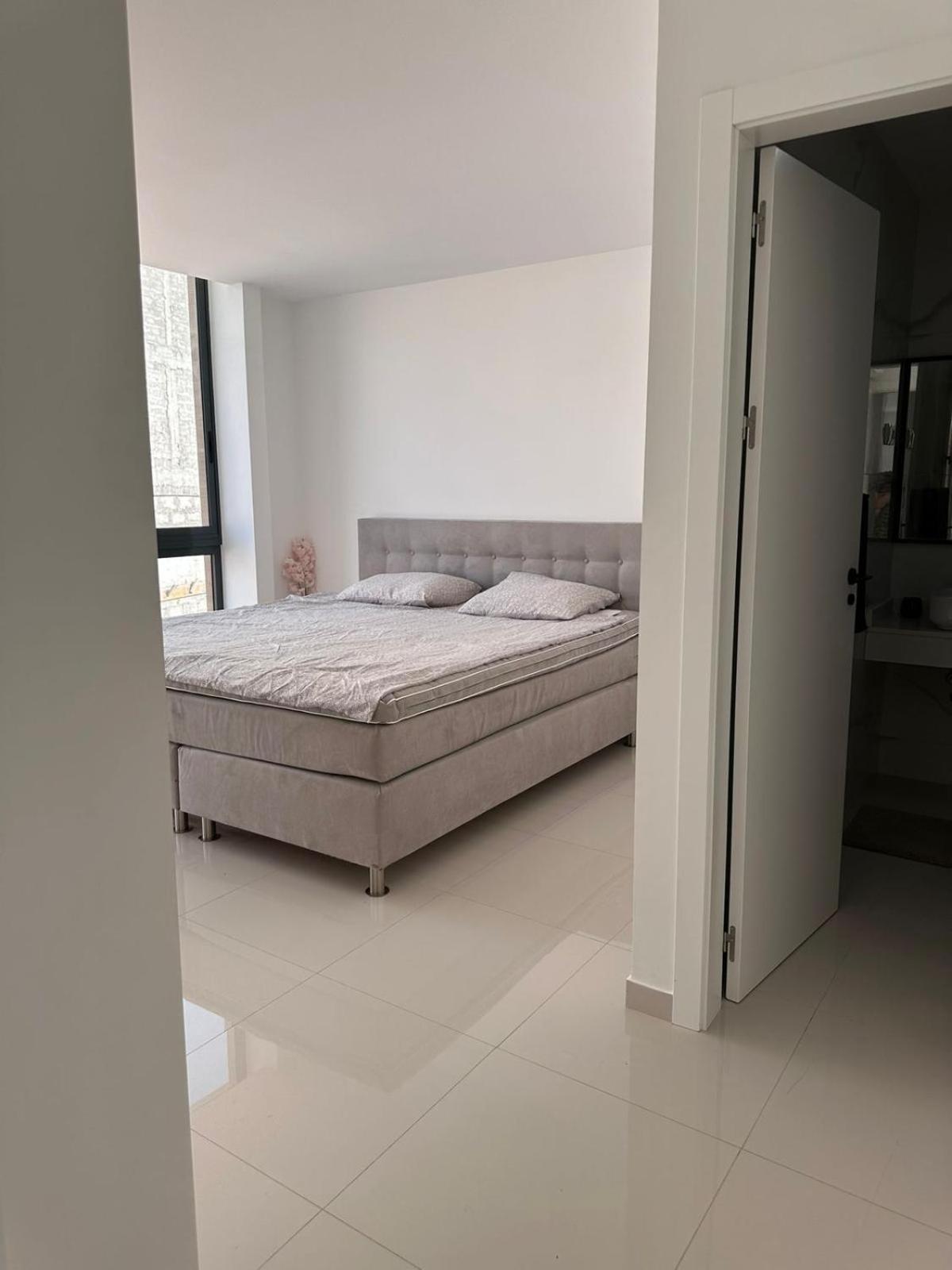 Sharksproperties Apartment