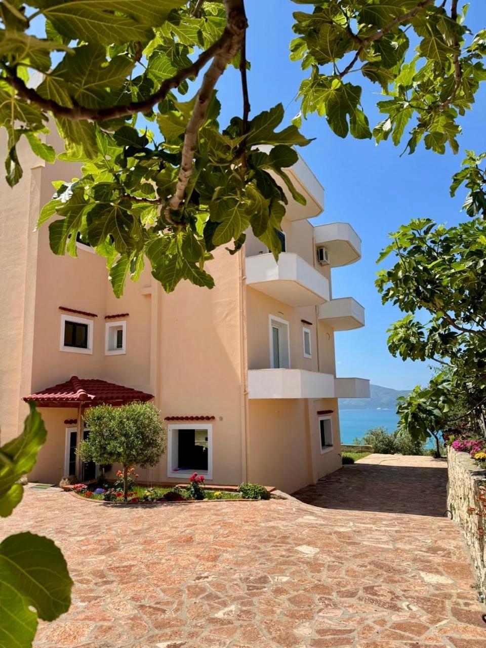 Levi's Villa Radhima