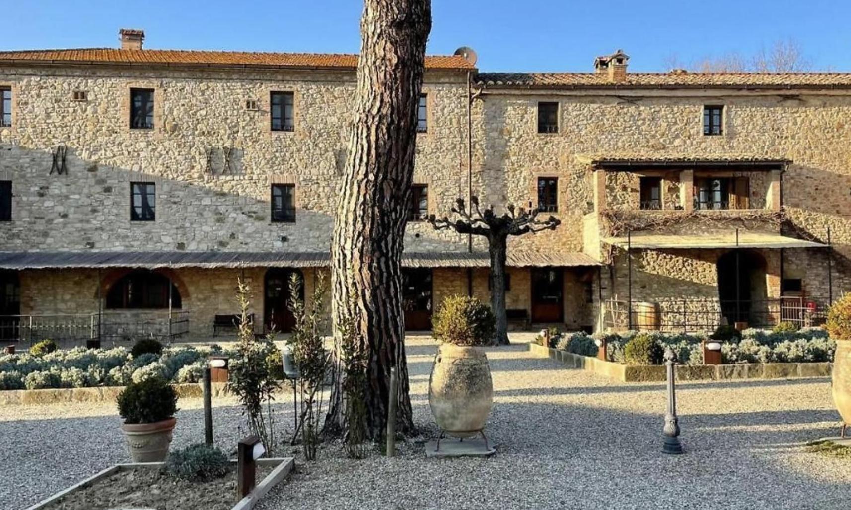 Tranquil location with views of Lake Trasimeno! photo 3