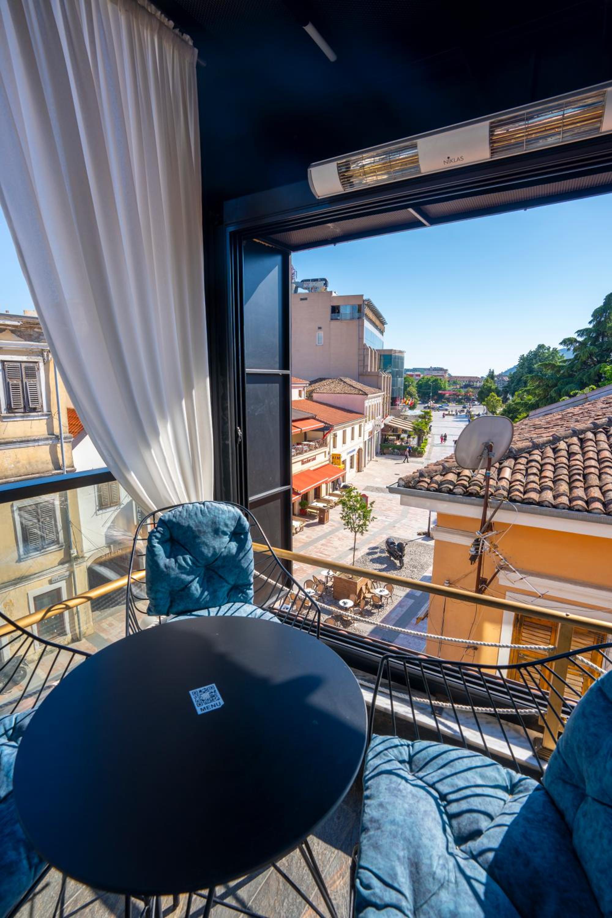 Terrace Hostel & Lounge Bar