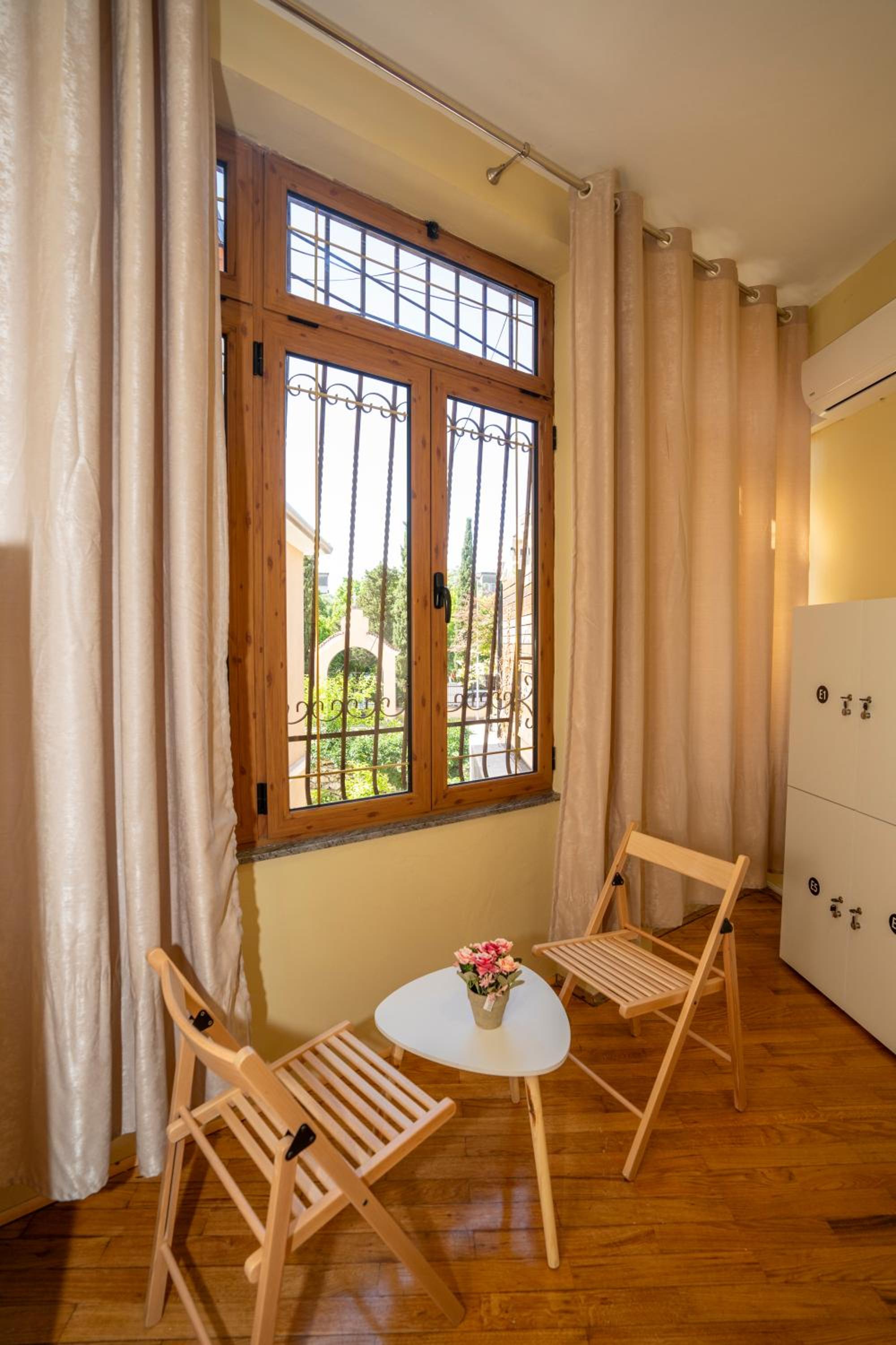 Terrace Hostel & Lounge Bar