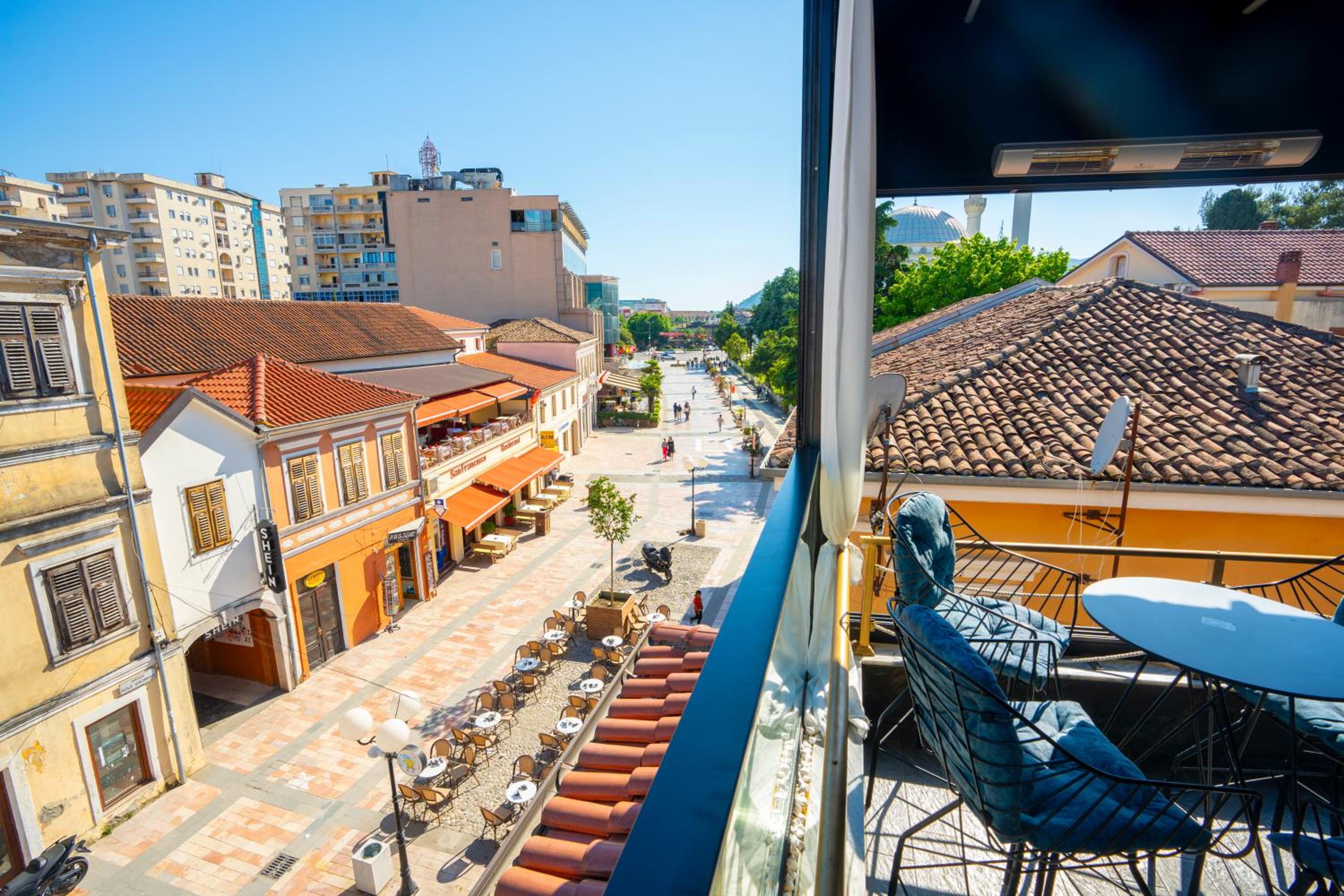 Terrace Hostel & Lounge Bar