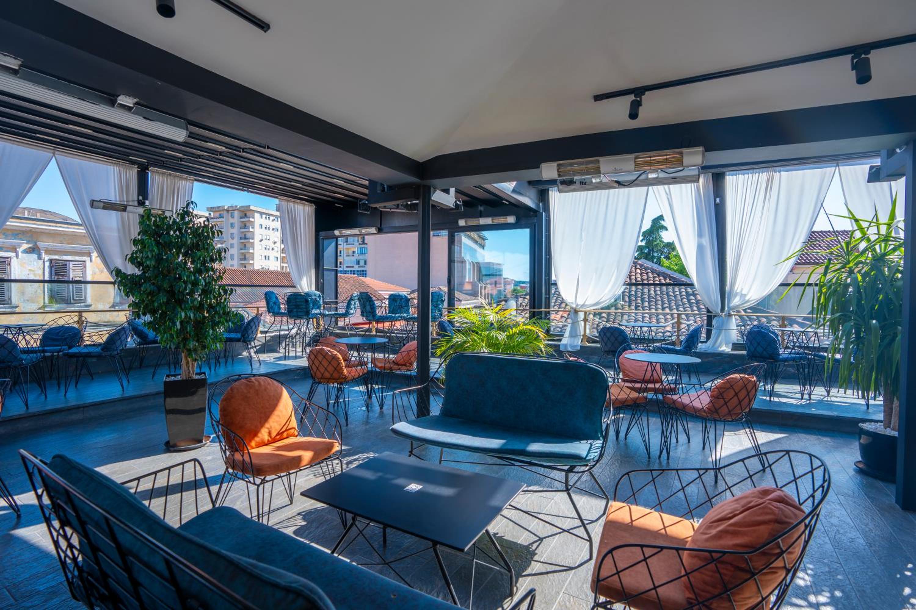 Terrace Hostel & Lounge Bar