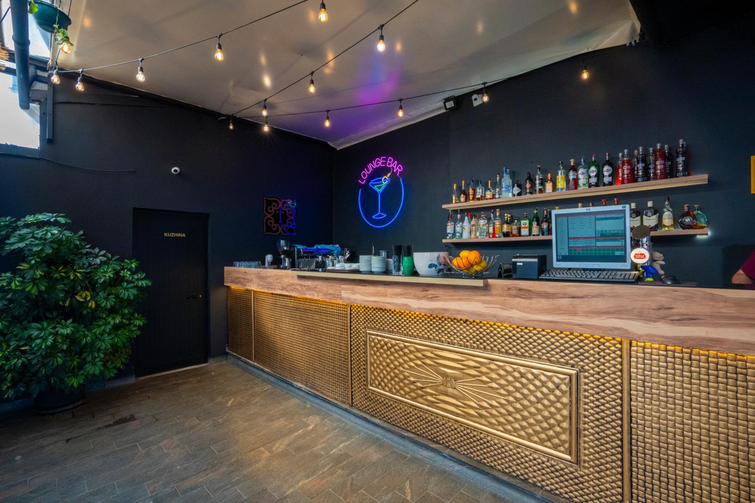 Terrace Hostel & Lounge Bar