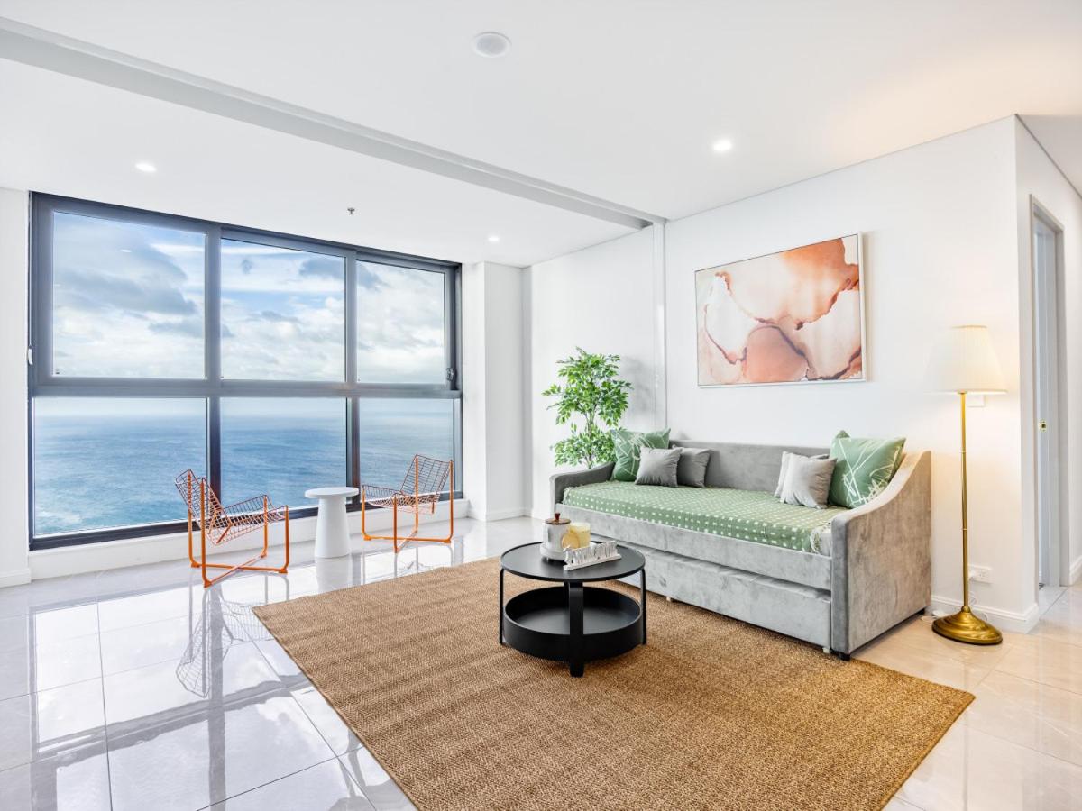 Views from cloud 1 min to beach 2BR Apt Pool Gym