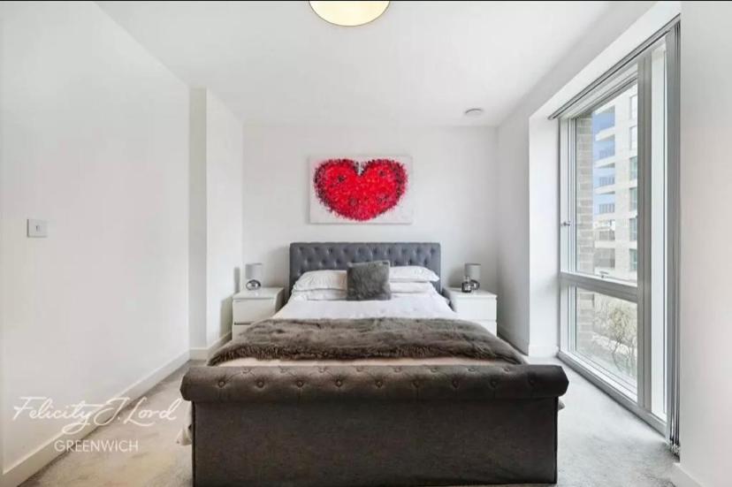 Cosy stay near O2