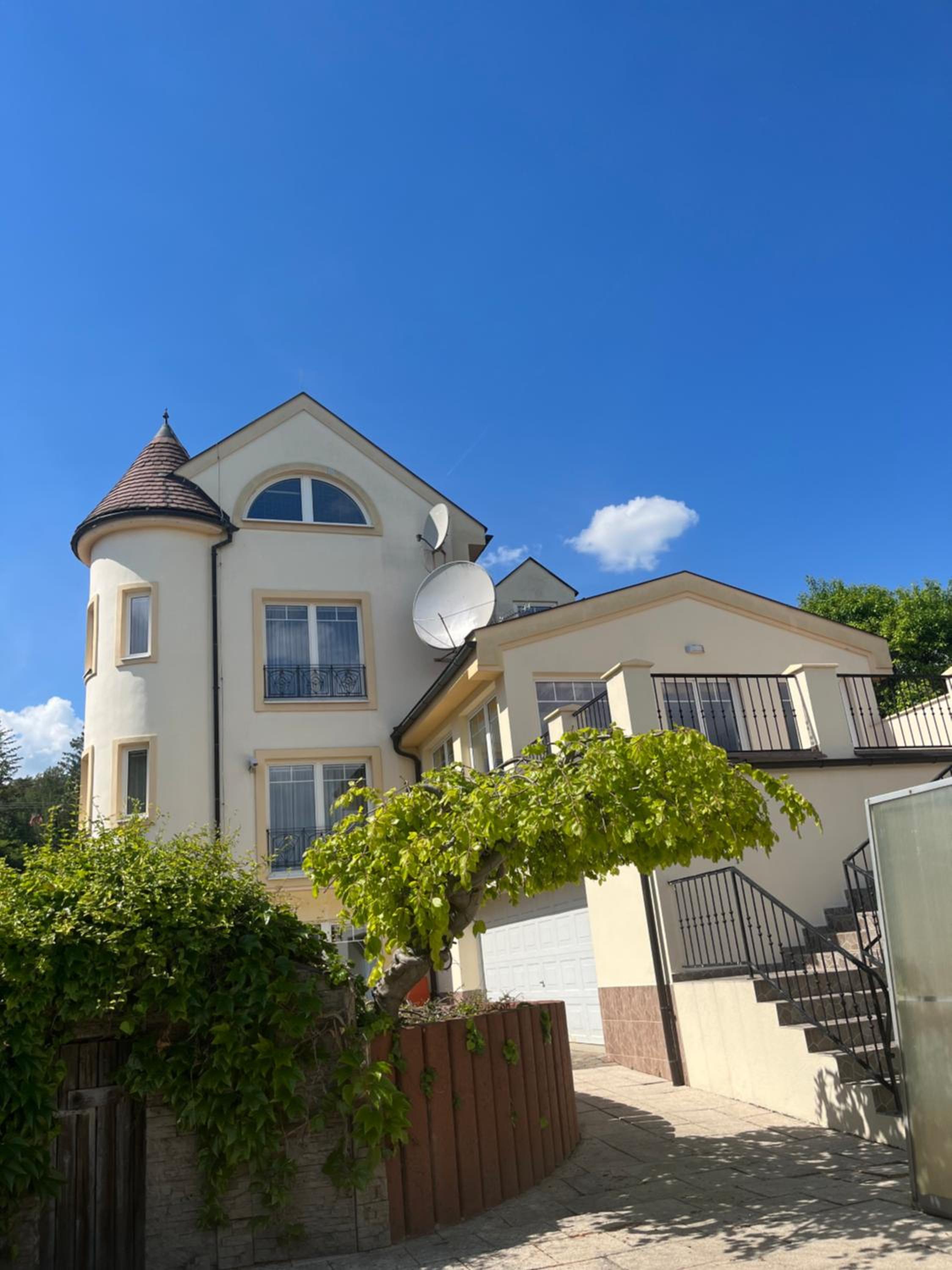 Vila pri kúpeľoch view 2