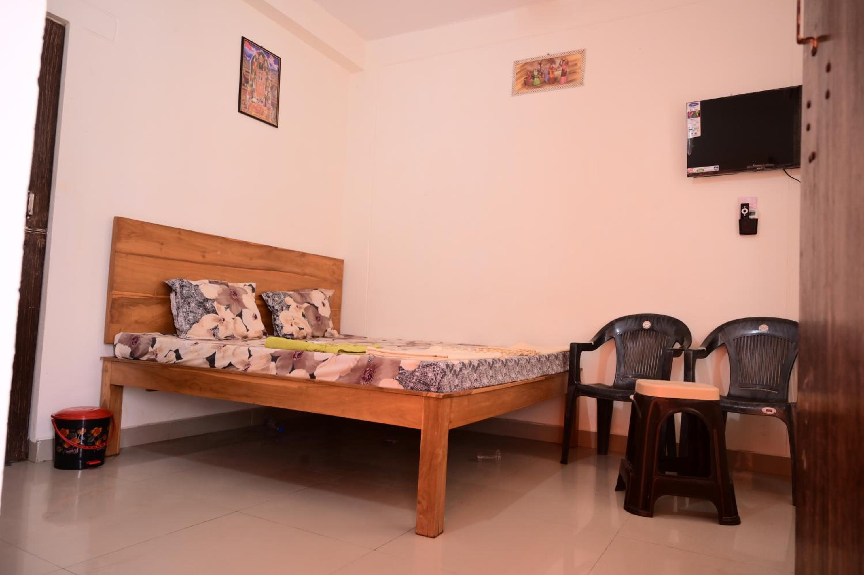 Jankivihar Homestay at Prahladghat within 1km from Shri Ram Mandir view 4