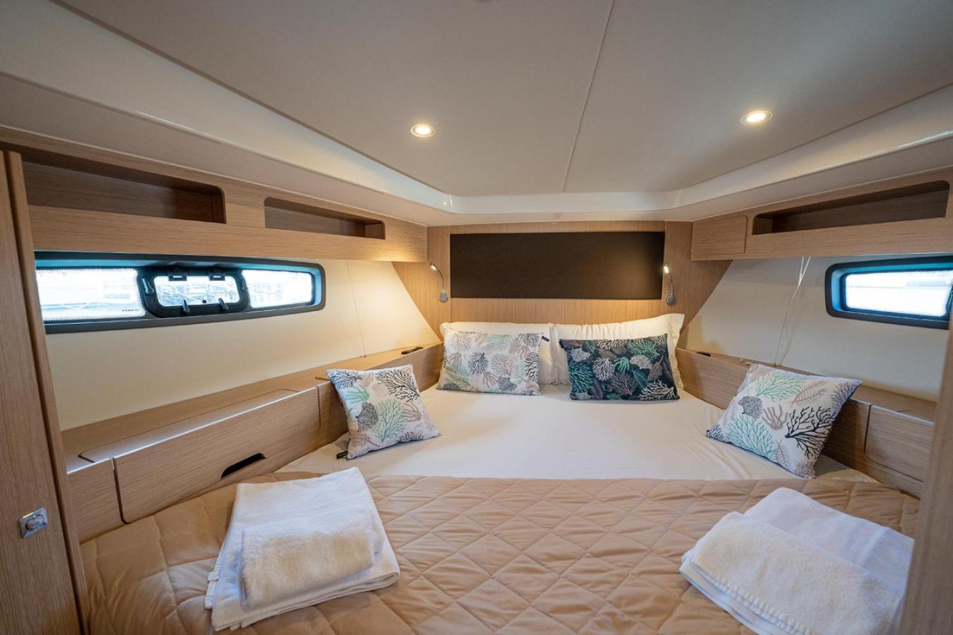 GreRos Yacht by ClaPa H.&G Group