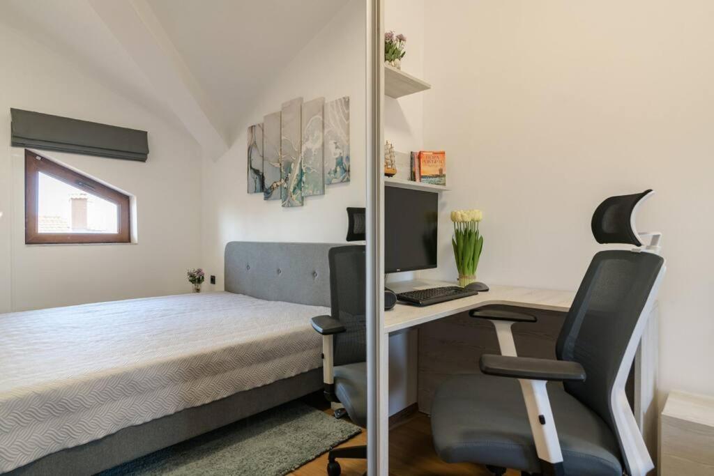 Villa and remote office 