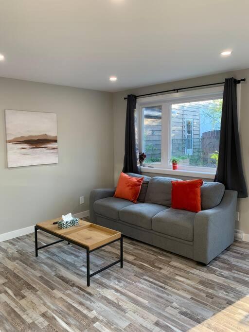 ENTIRE 2 BEDROOM APARTMENT DOWNTOWN - u5