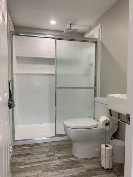 ENTIRE 1 BEDROOM APARTMENT DOWNTOWN - u4 - Image 5