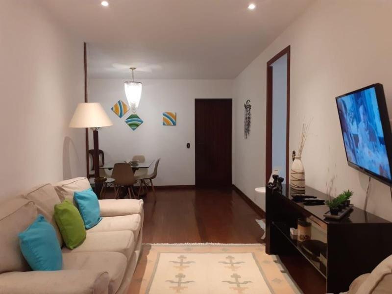 MS145. Excelente apartamento em andar alto no Arpoador!