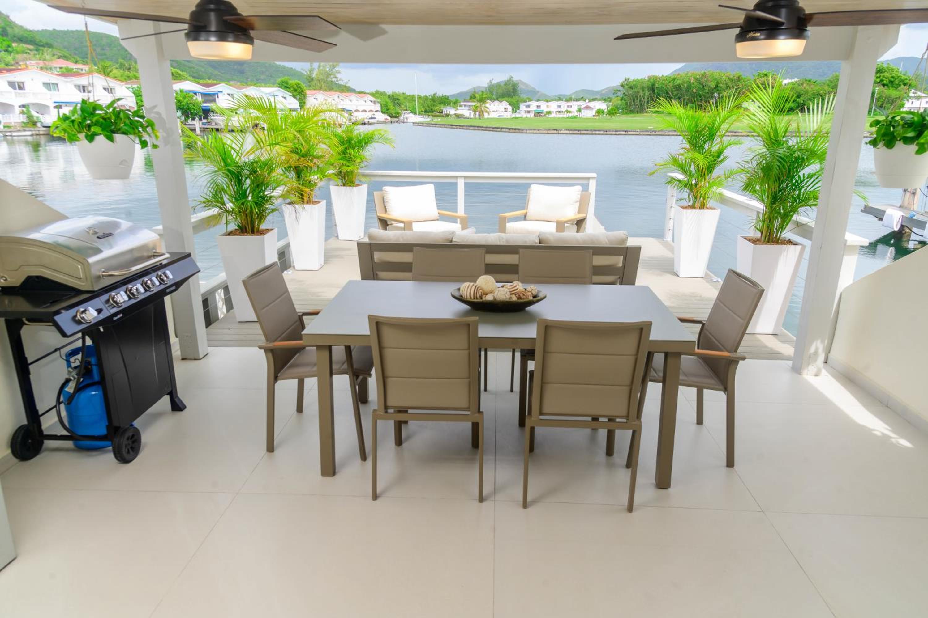 Stella Vista - Luxury Condo in Jolly Harbour