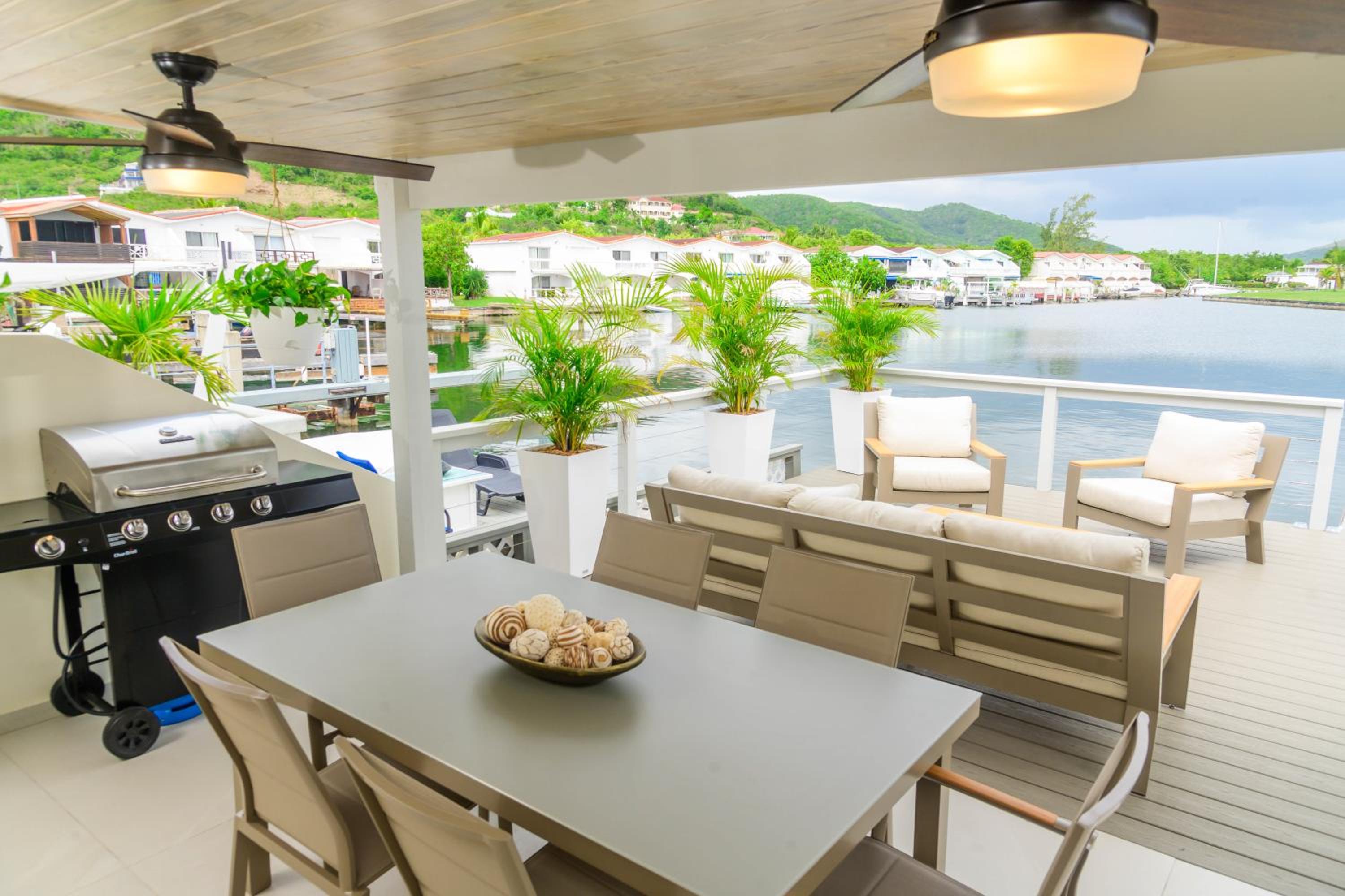 Stella Vista - Luxury Condo in Jolly Harbour
