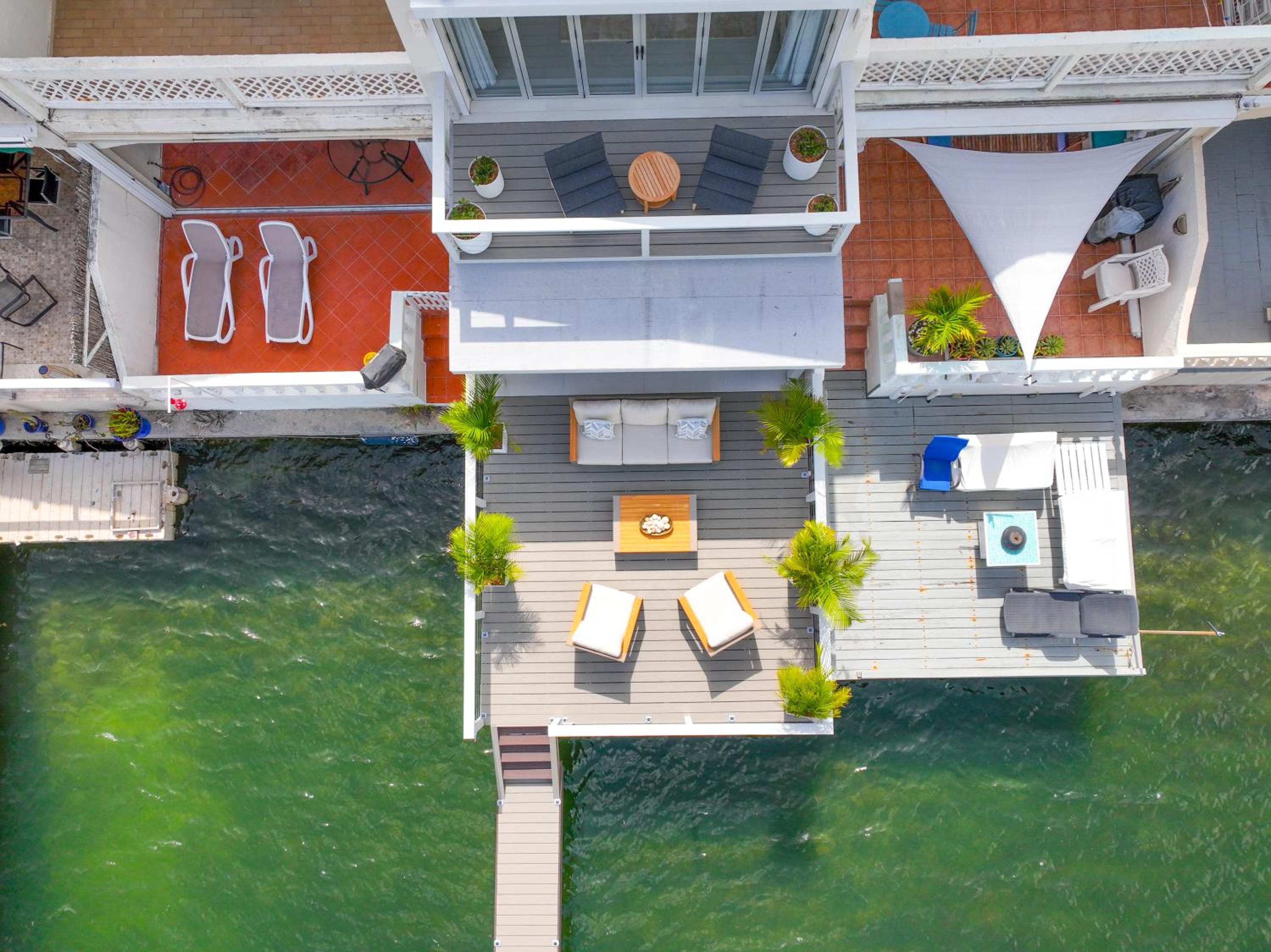 Stella Vista - Luxury Condo in Jolly Harbour