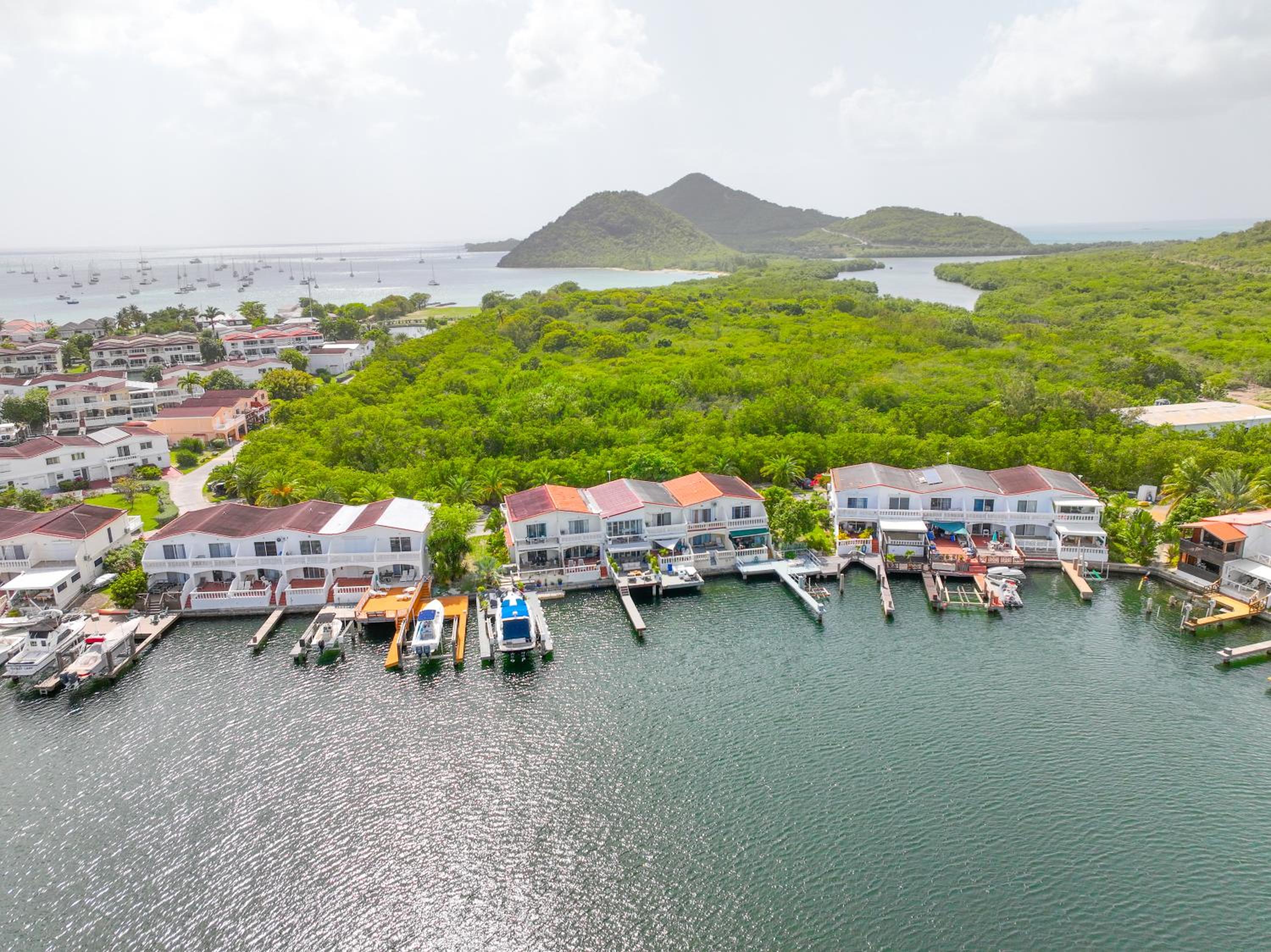 Stella Vista - Luxury Condo in Jolly Harbour