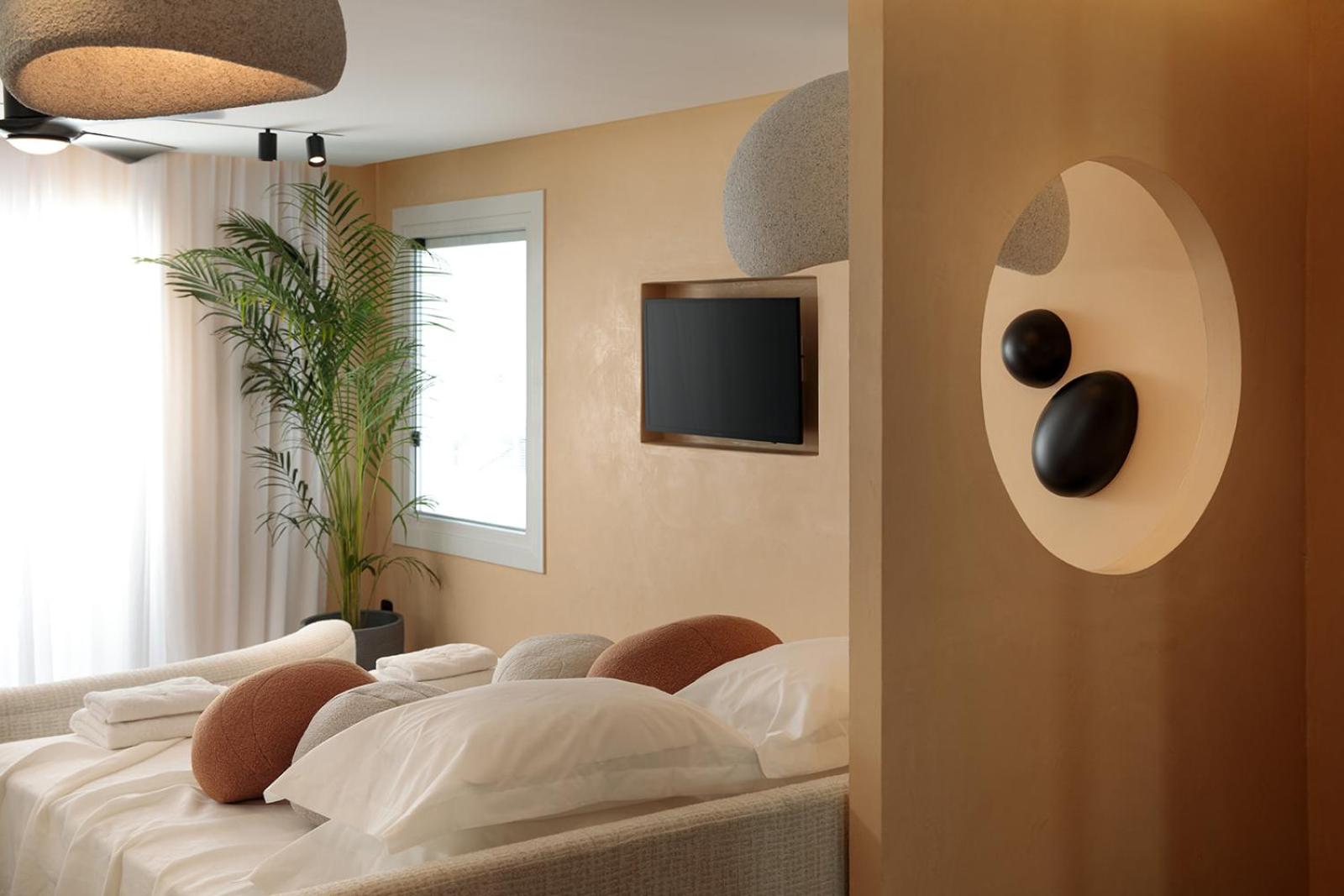 HIGH END Unique 270 degree aerial sea view suite