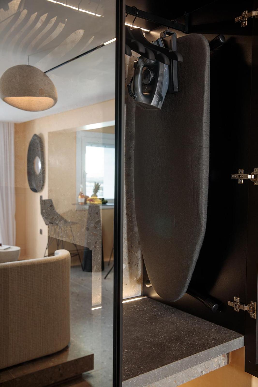 HIGH END Unique 270 degree aerial sea view suite