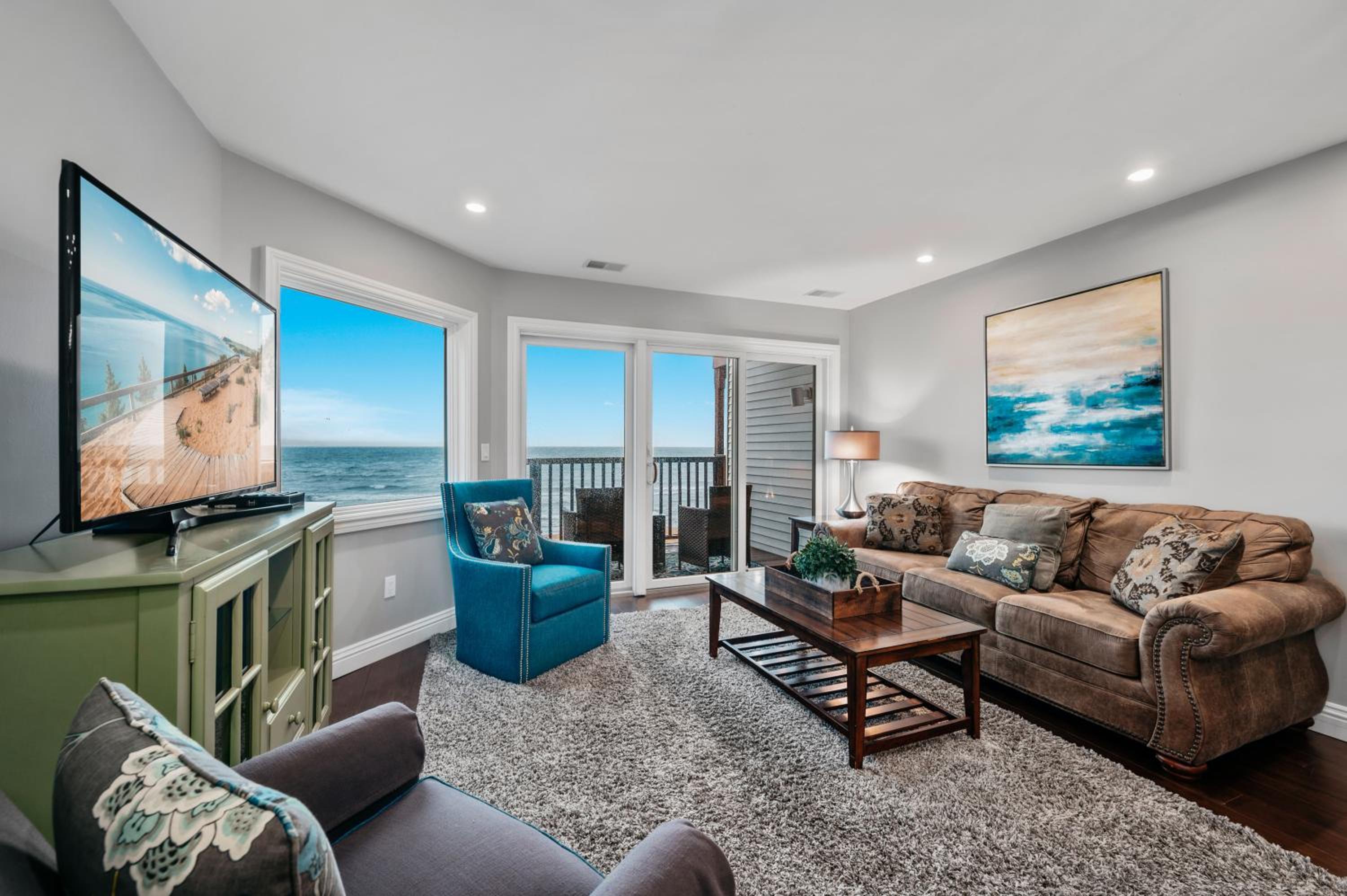 Million Dollar View AC Beach Pool Hot Tub Condo view 3
