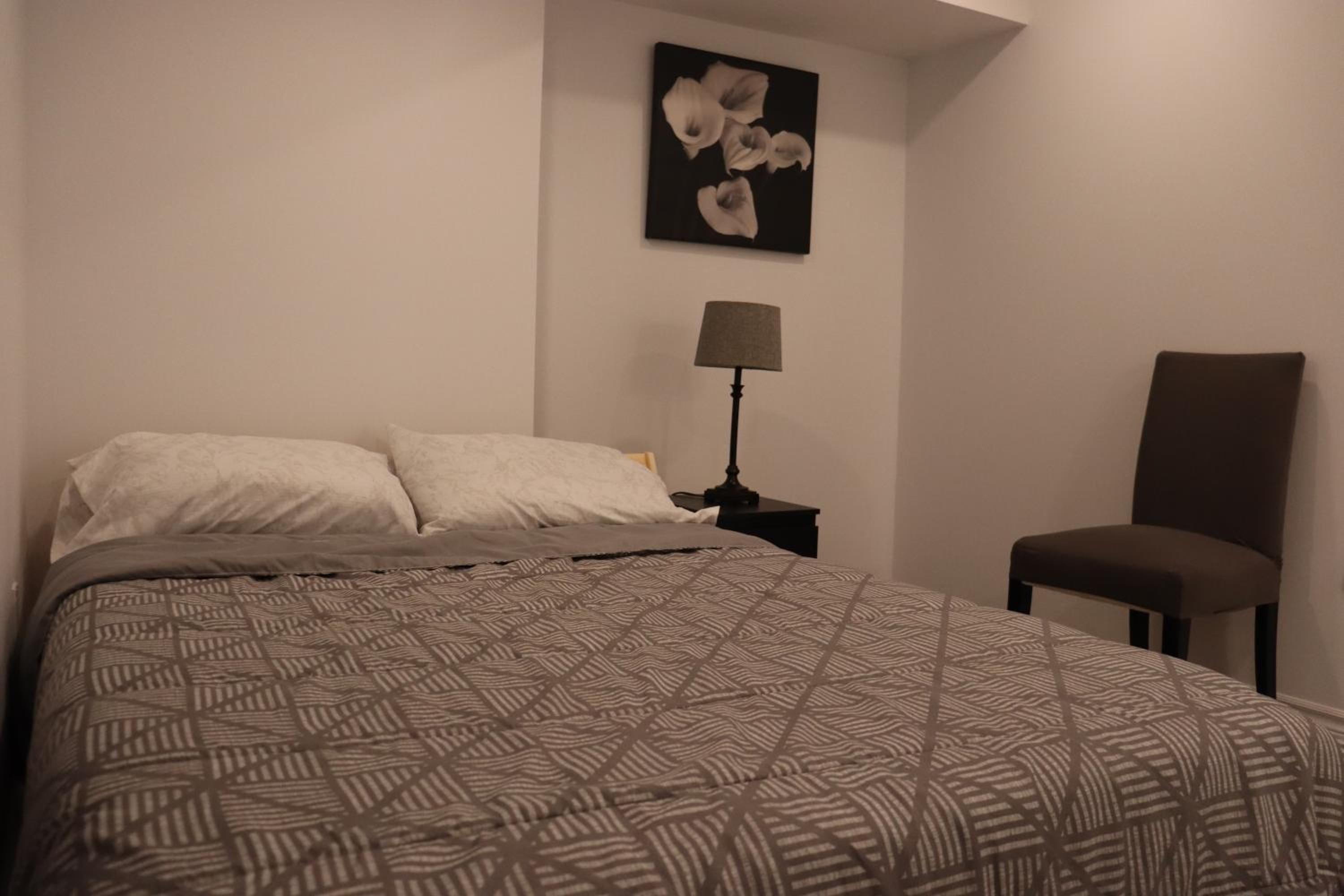 Cozy place, 15 min to Niagara Falls & USA border.