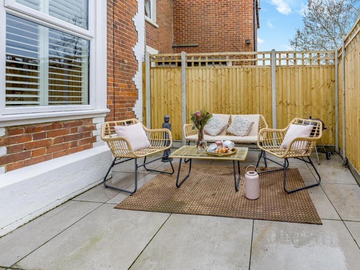Railway Cottage - Stylish & Cosy Whitstable Oasis - Sleeps 2 view 4