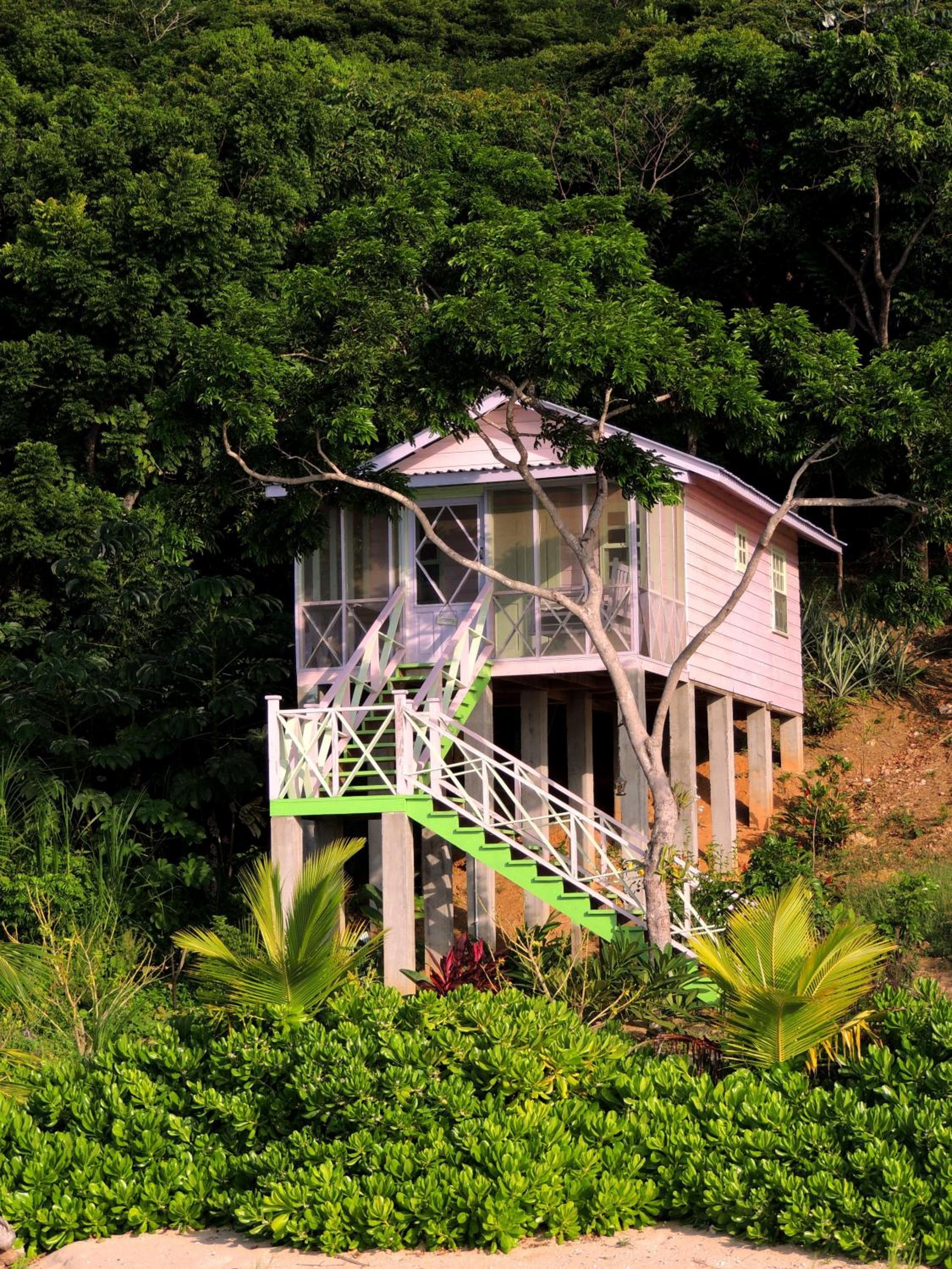 Guanaja Caribbean Cottages