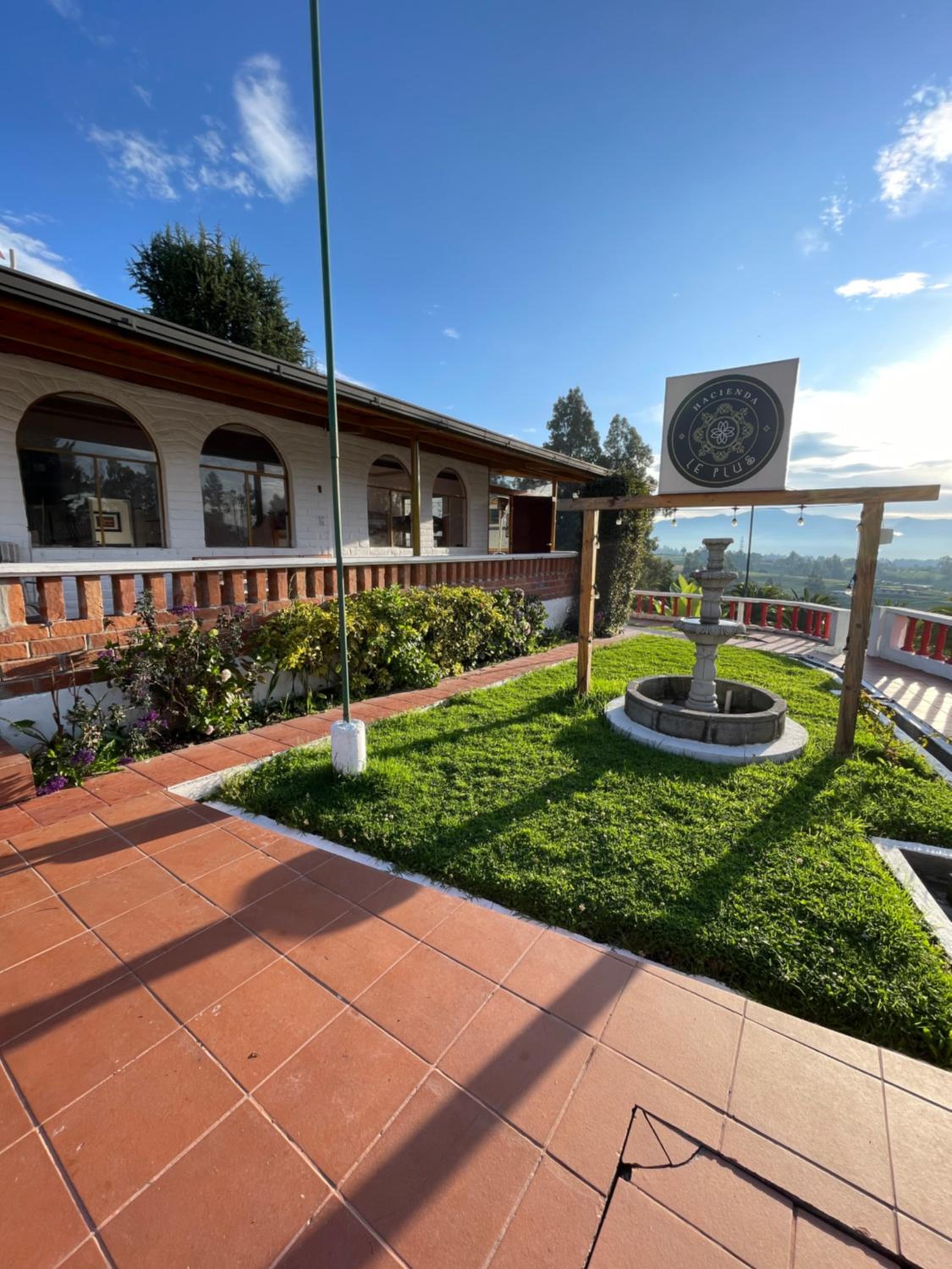 Hacienda Le Plus