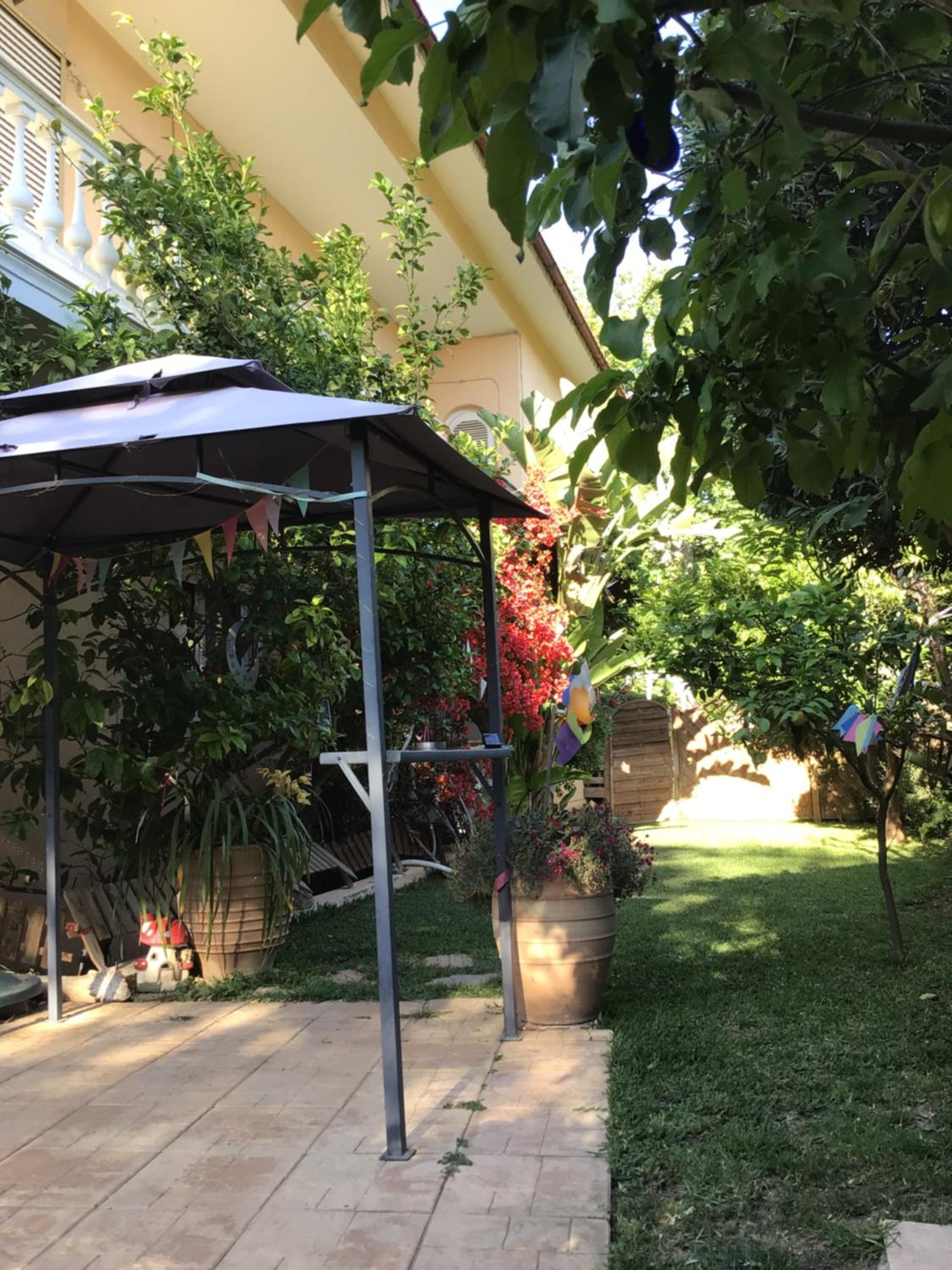 PJ GARDEN HOUSE