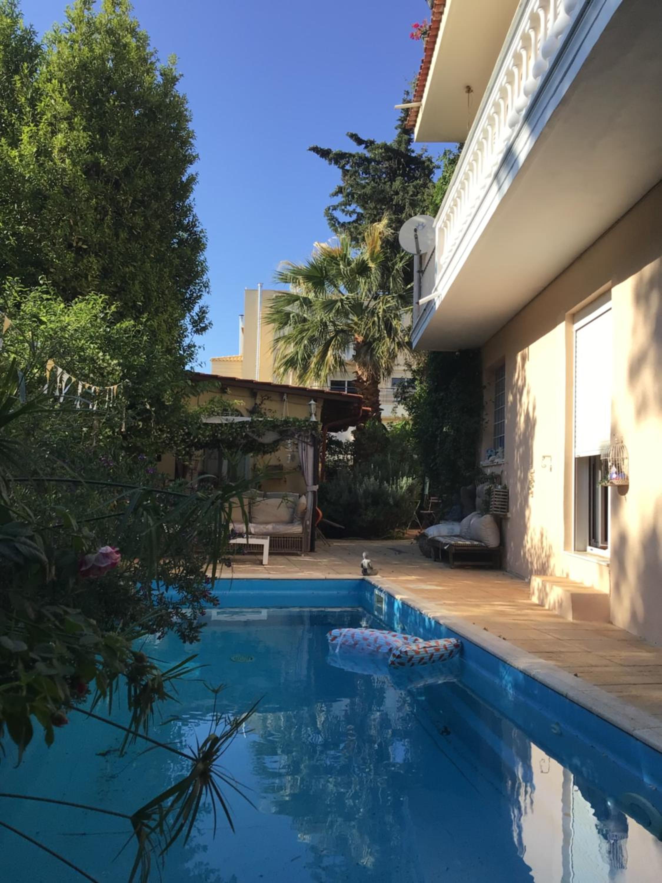 PJ GARDEN HOUSE