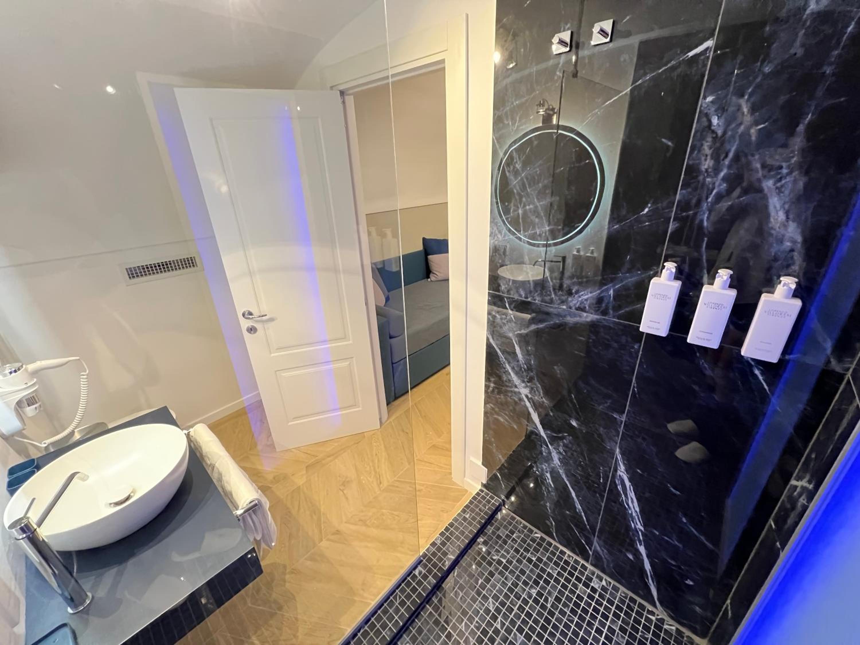 Rome luxury blue suites- LOVE