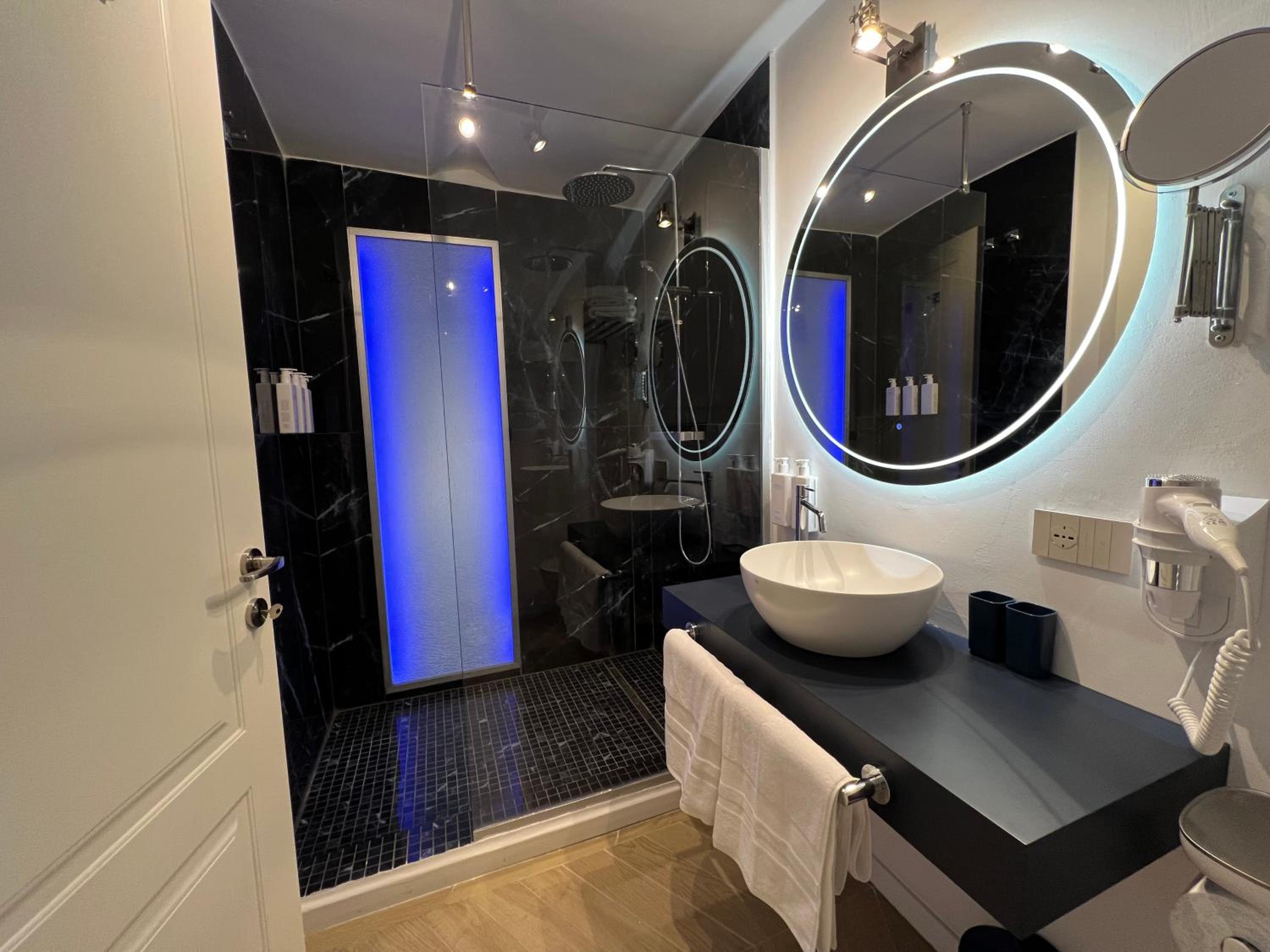 Rome luxury blue suites- LOVE