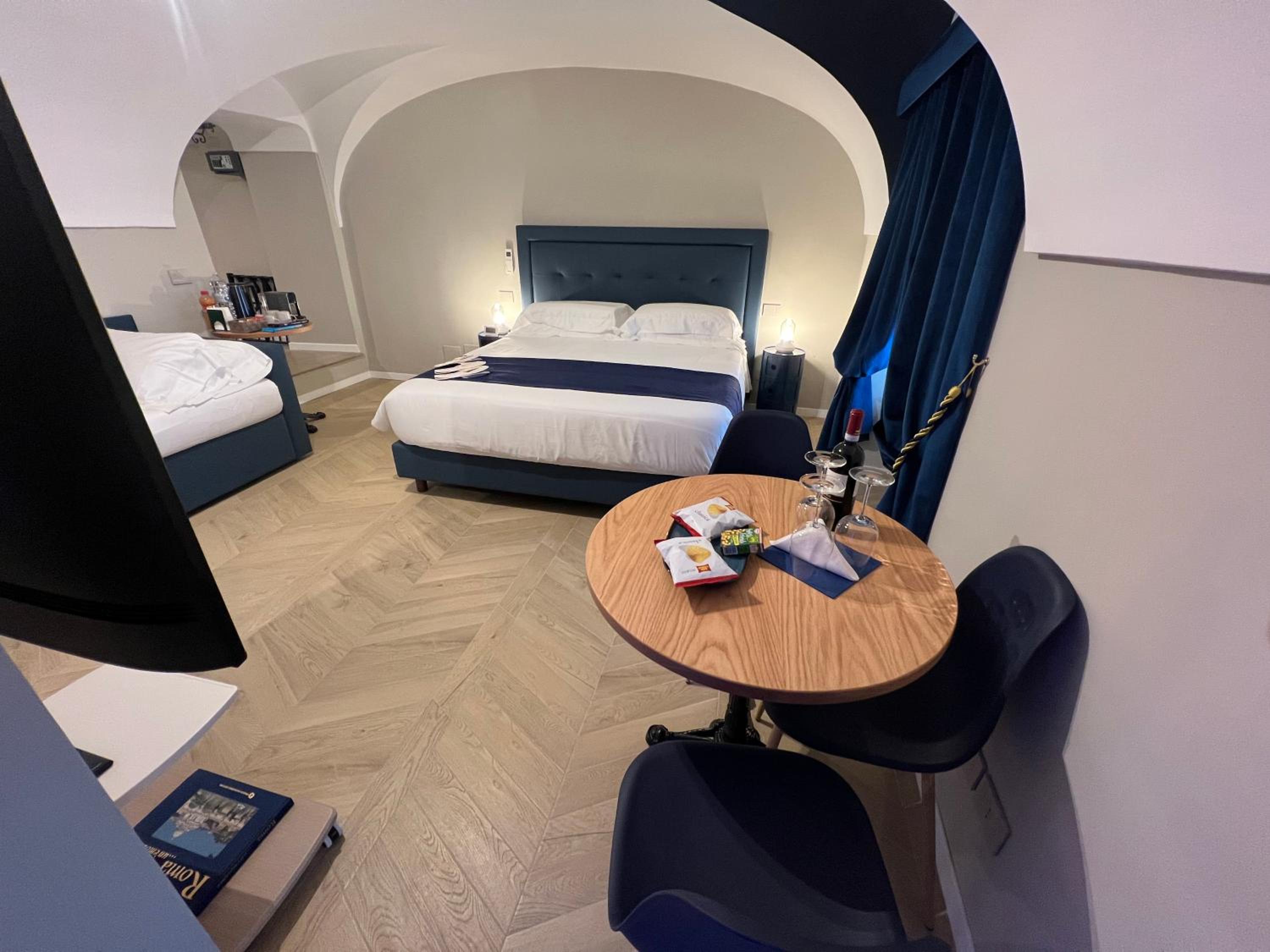 Rome luxury blue suites- LOVE
