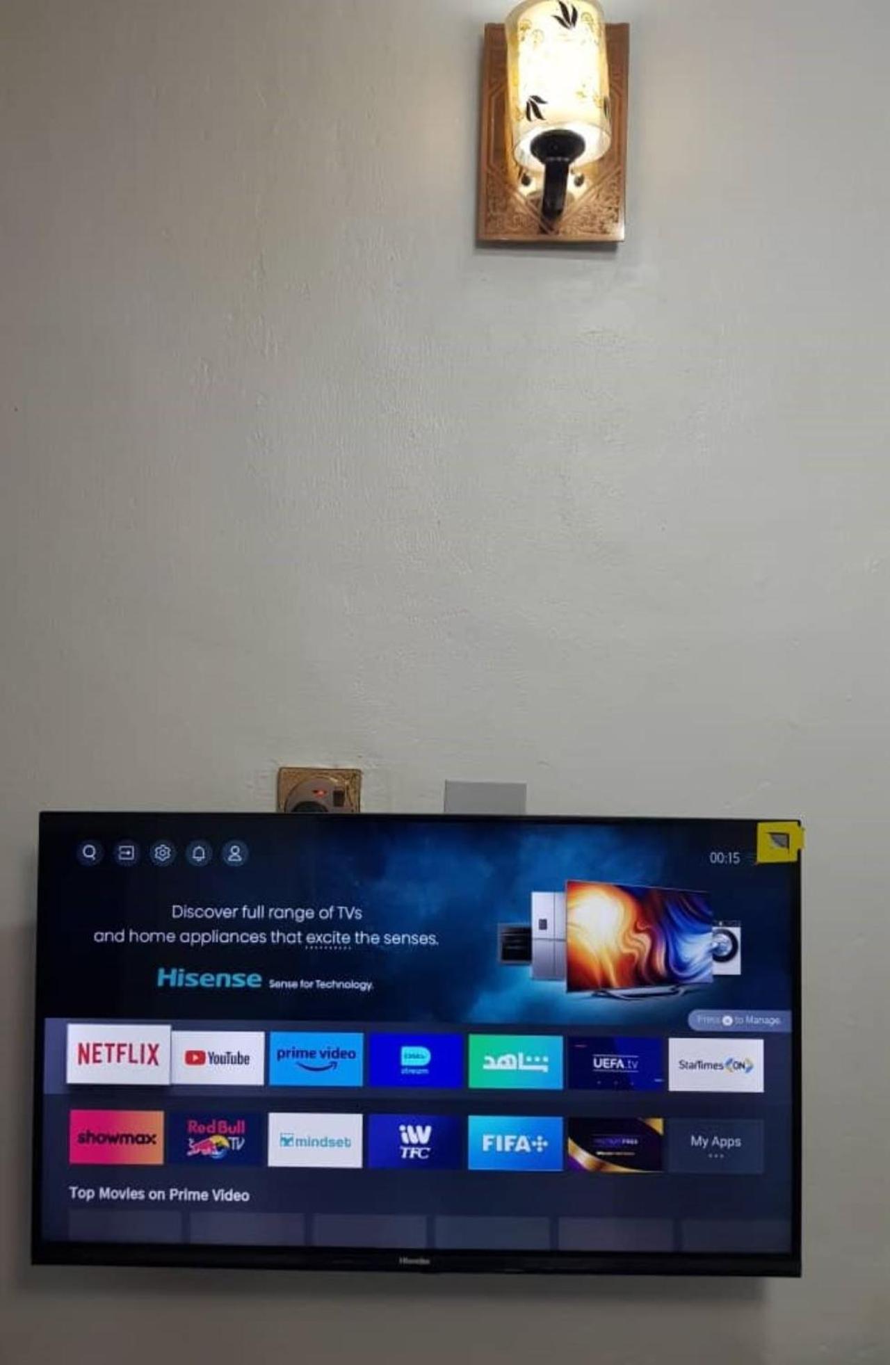 Lagos 1-Bed Apt Sleeps 2 with AirCon & Parking