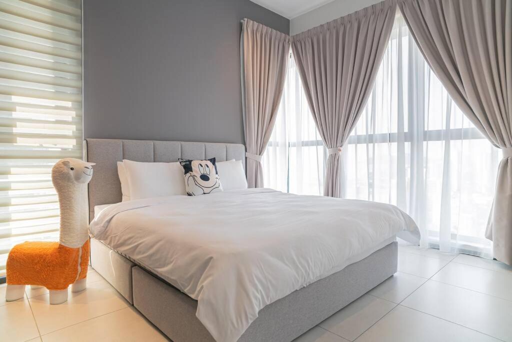 Mickey's Magic Urban Suites Jelutong Penang, Seaview