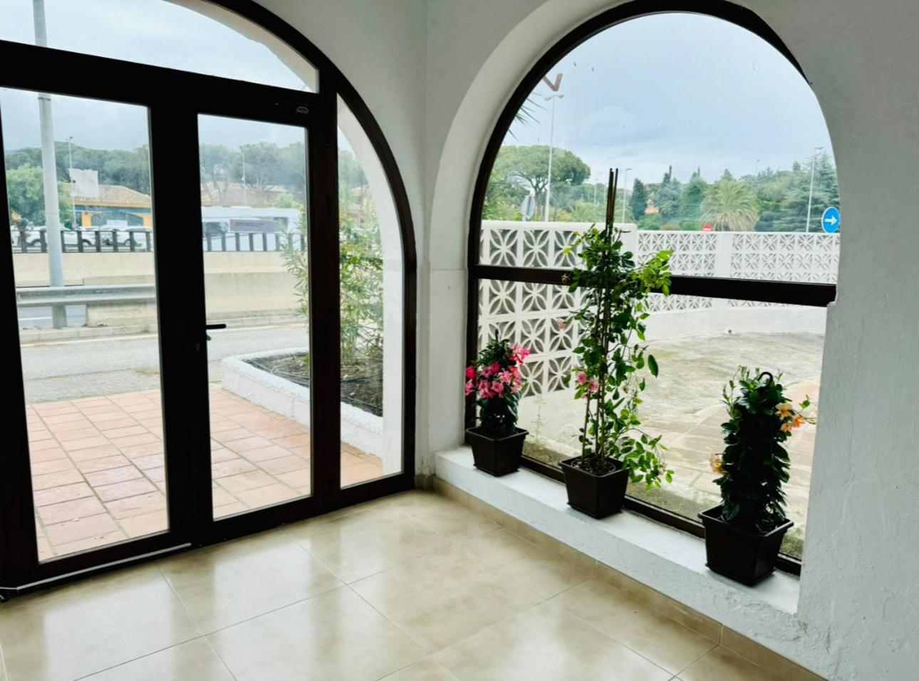 Casa de 5 Dormitorios Cerca de la Playa en Marbella Elviria view 5