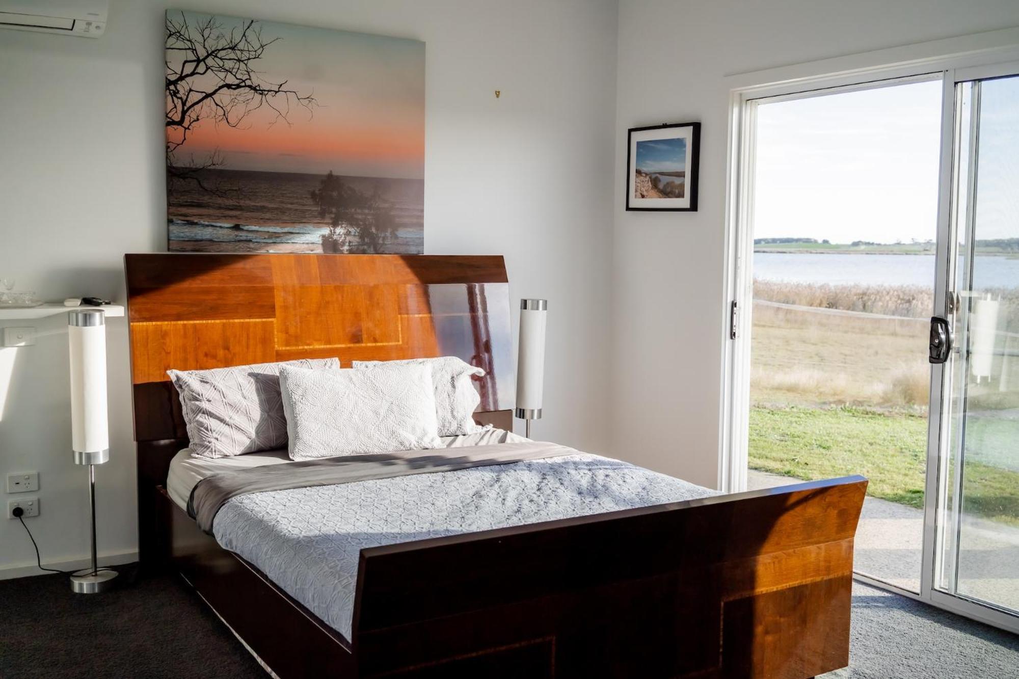 Unwind Private Island Getaway - Lakefront