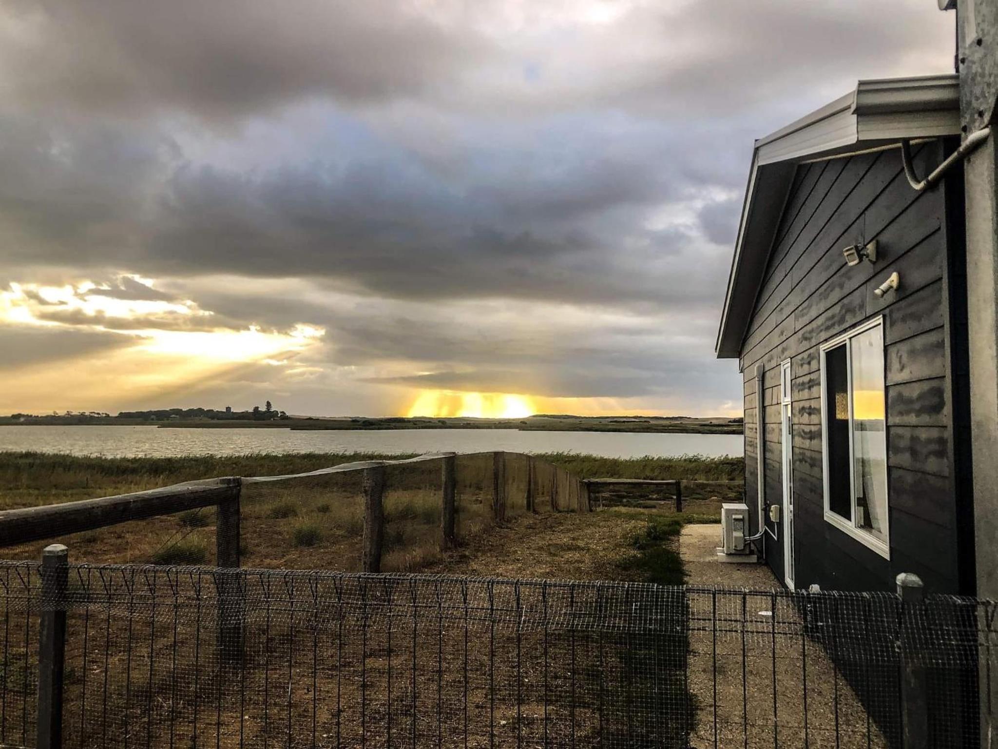 Unwind Private Island Getaway - Lakefront