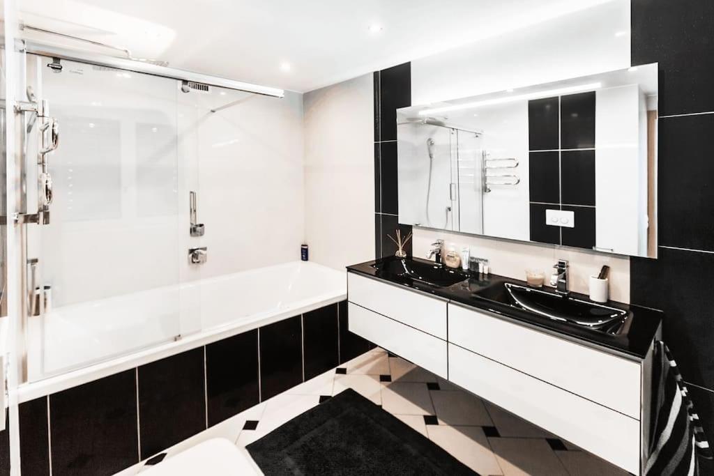 Montreux Lake View Apartment 4 Bedrooms