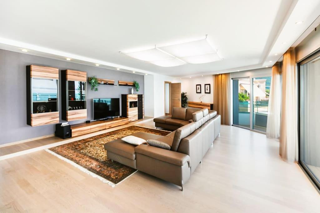 Montreux Lake View Apartment 4 Bedrooms