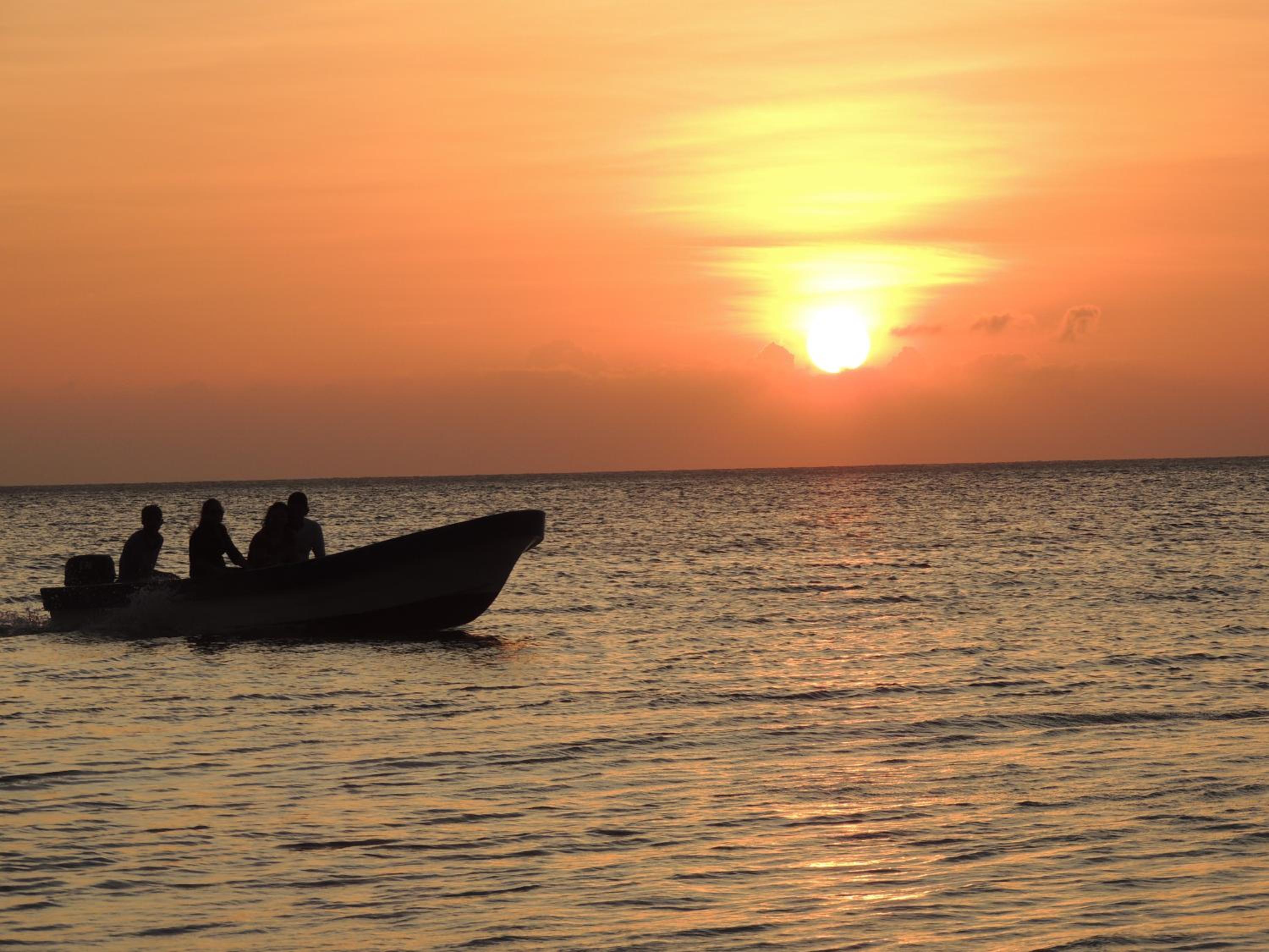 Guanaja Caribbean Cottages