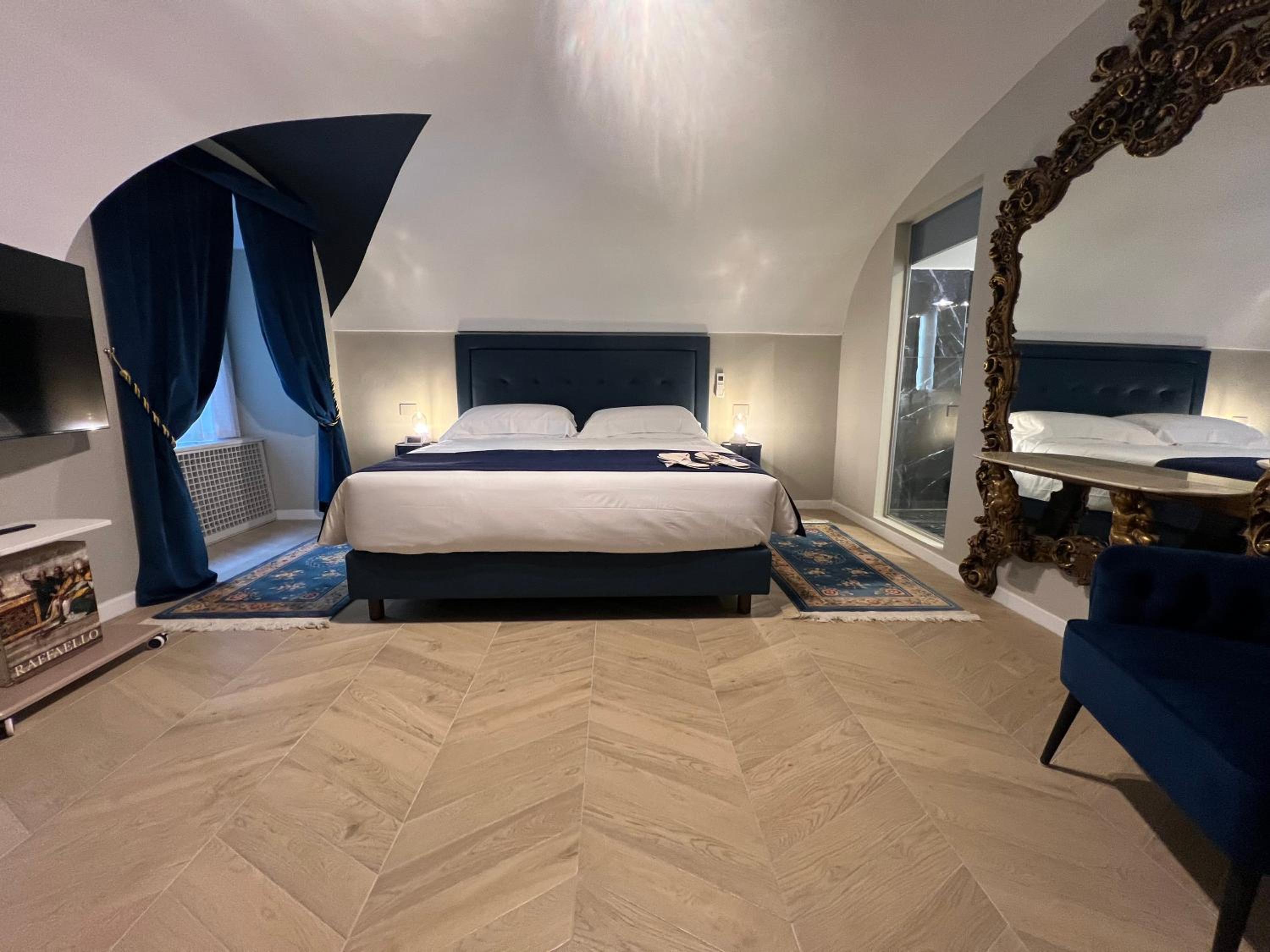 Rome luxury blue suites- IMPERIAL