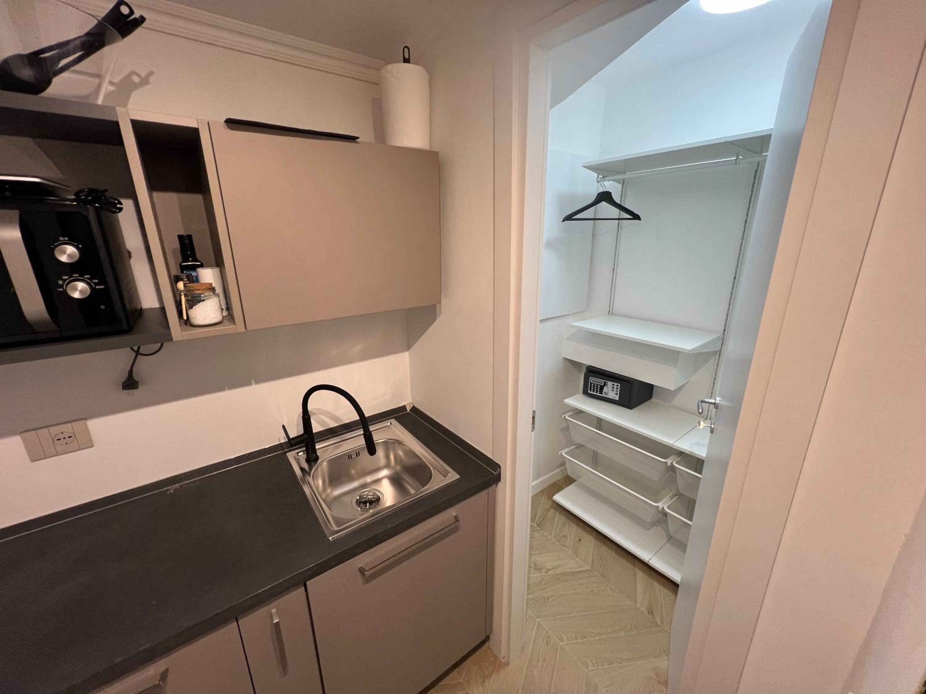 Rome luxury blue suites- IMPERIAL