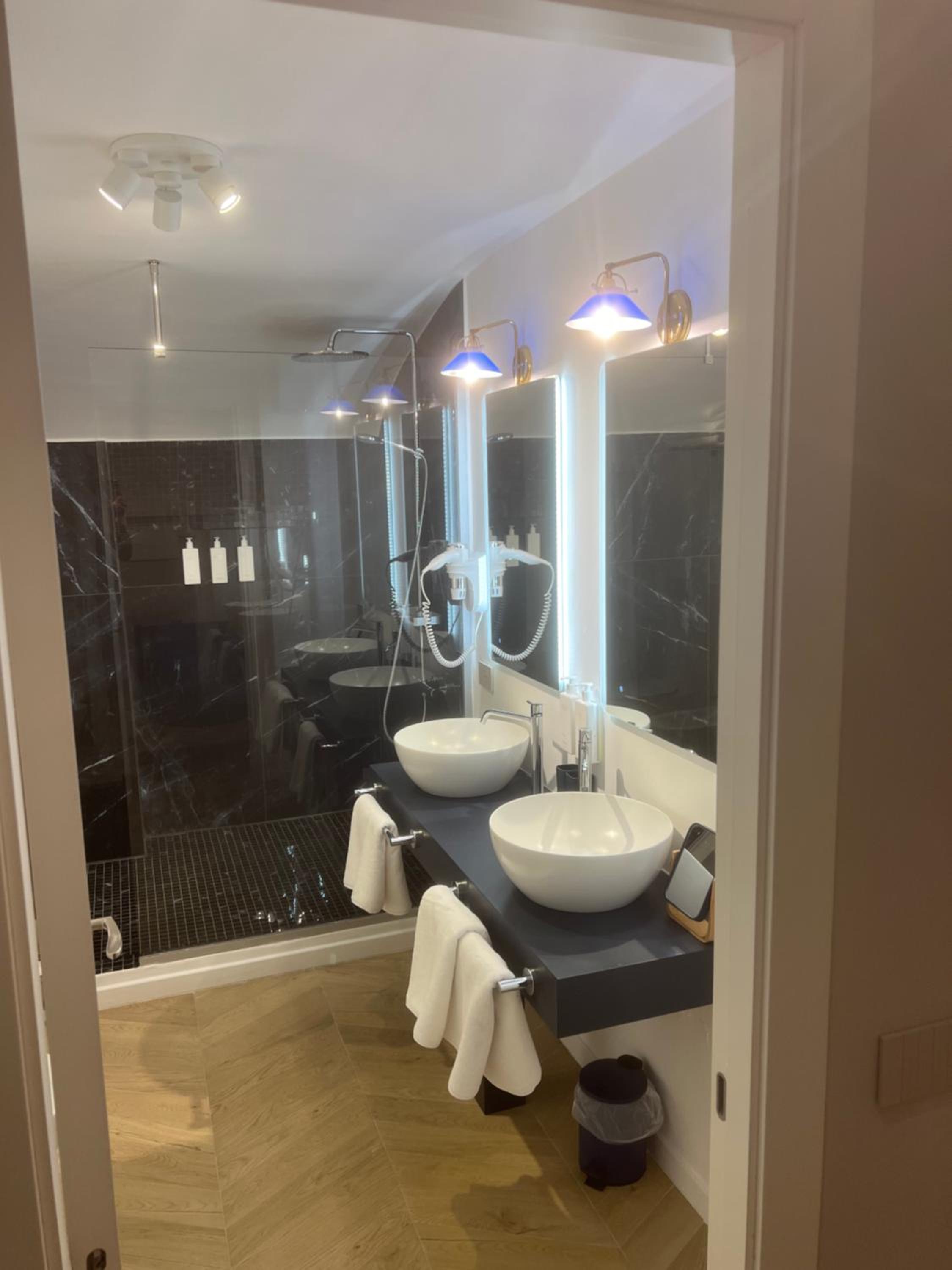 Rome luxury blue suites- IMPERIAL