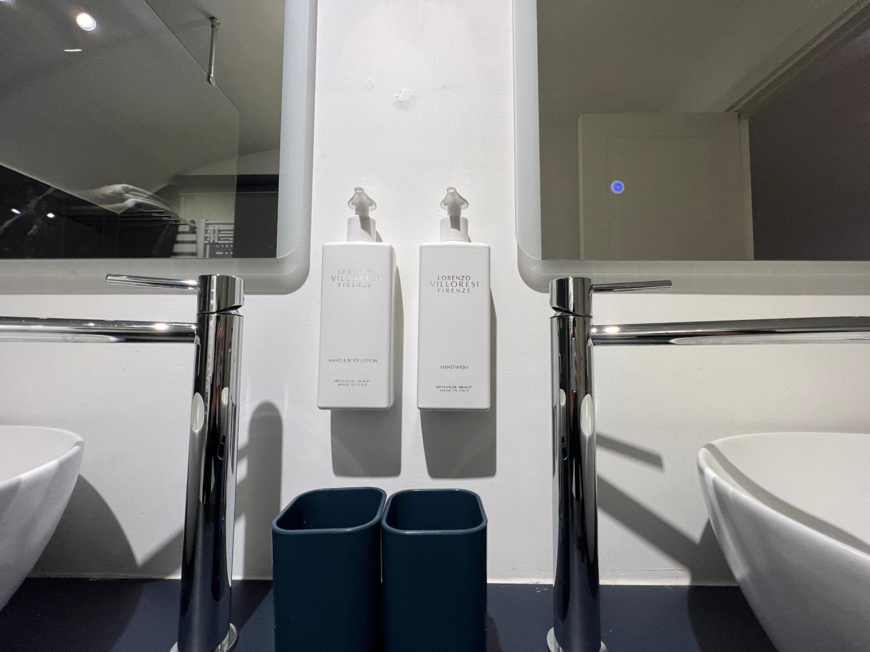 Rome luxury blue suites- IMPERIAL