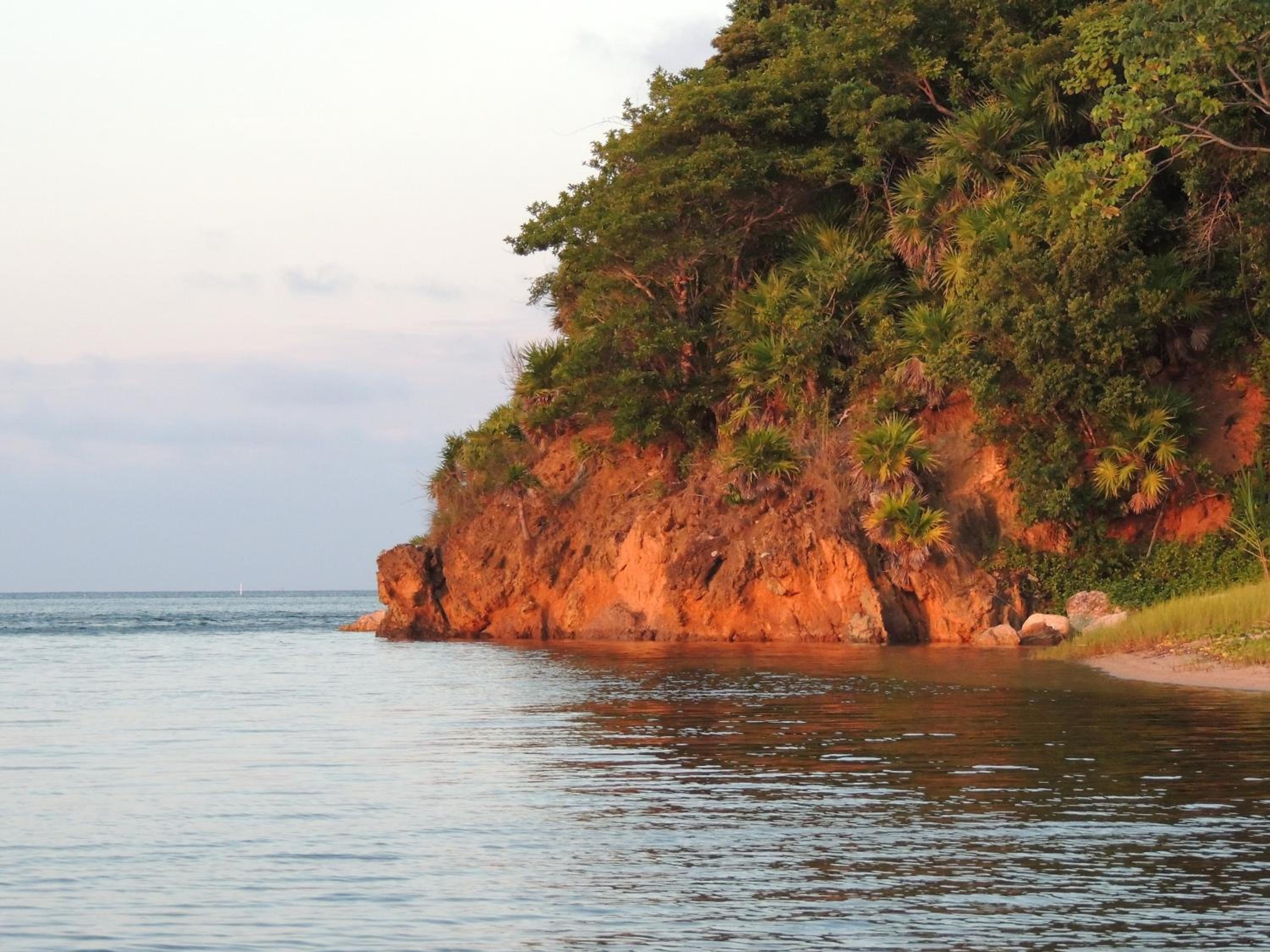 Guanaja Caribbean Cottages
