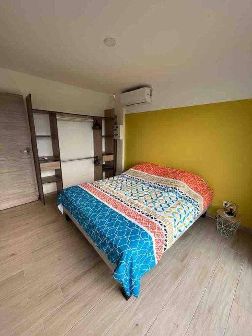 Appartement T2 tout confort au François view 3